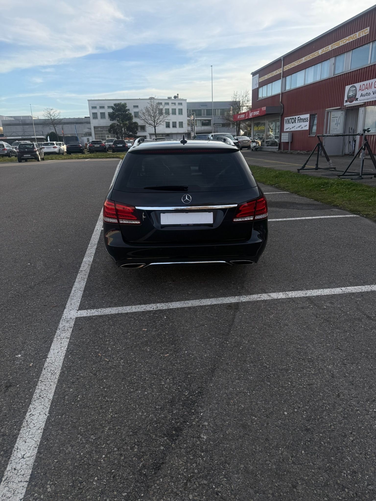 MERCEDES-BENZ E 400 Avantgarde 4Matic 7G-Tronic-image-3