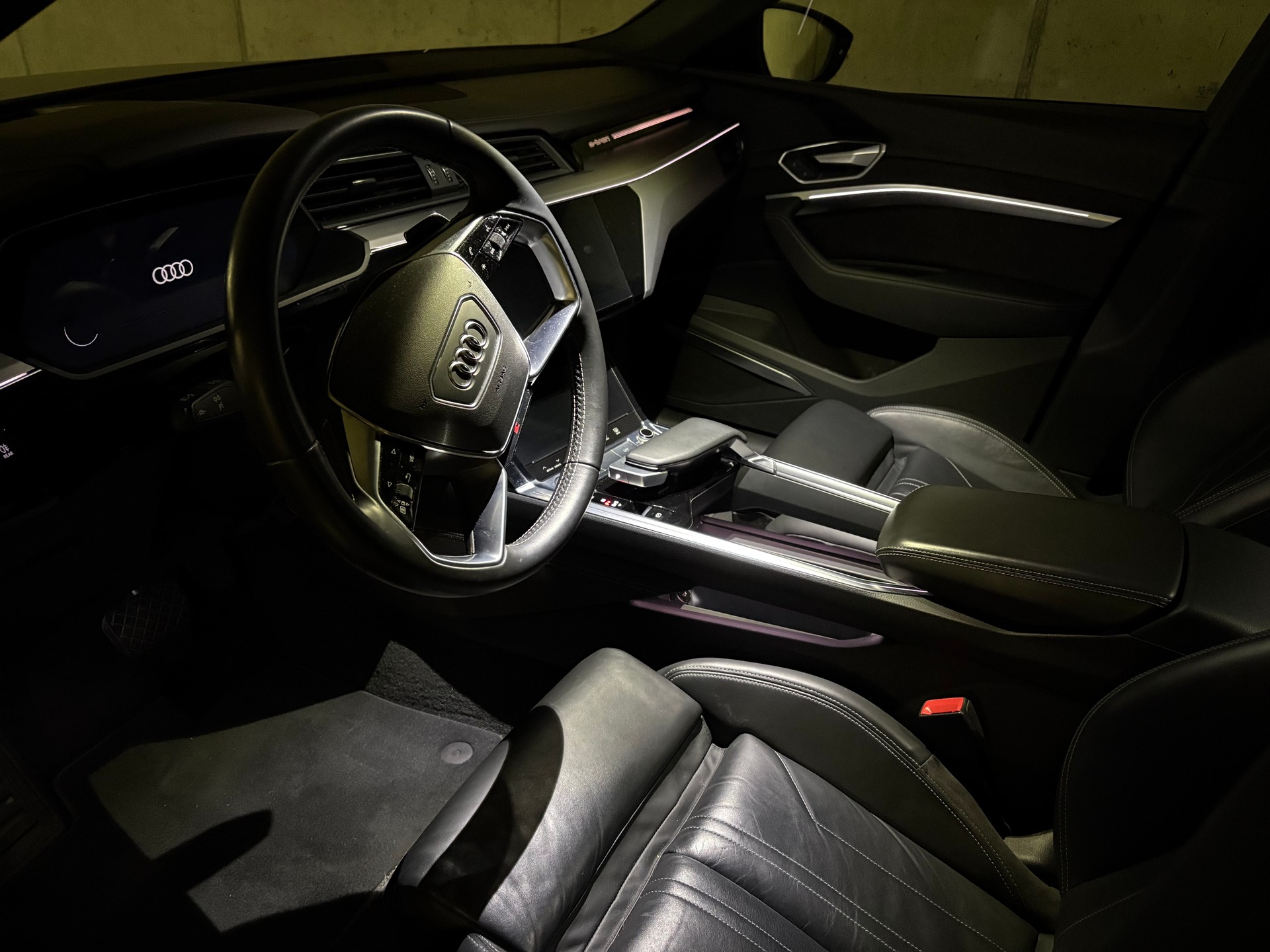 AUDI e-tron 50 Sportback S Line quattro-image-5