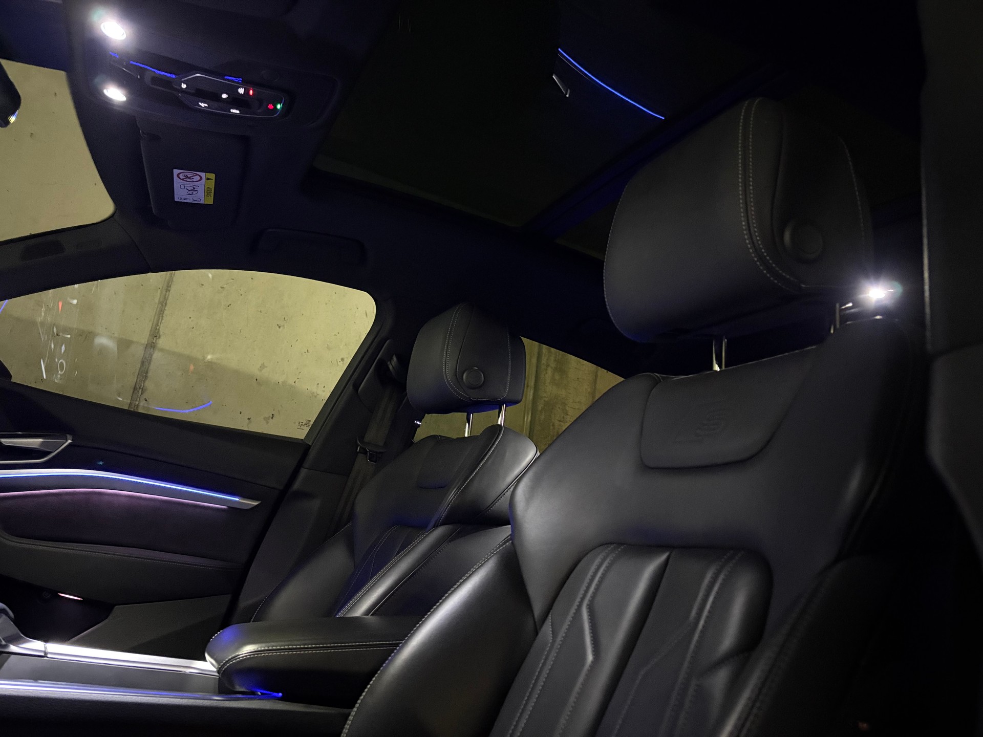 AUDI e-tron 50 Sportback S Line quattro-image-10