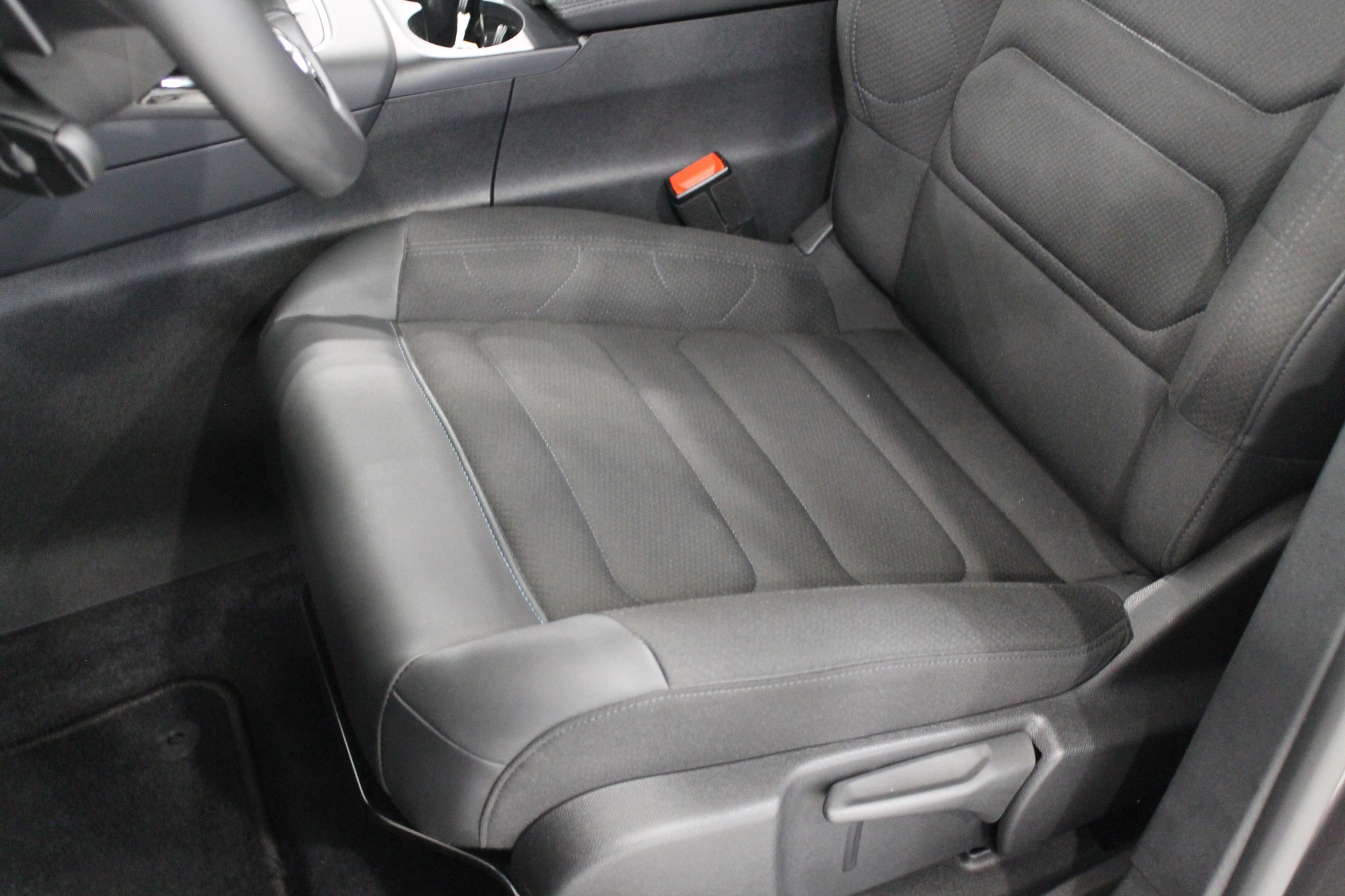 CITROEN C5 Aircross 1.2 HEV Swiss Edition-image-7