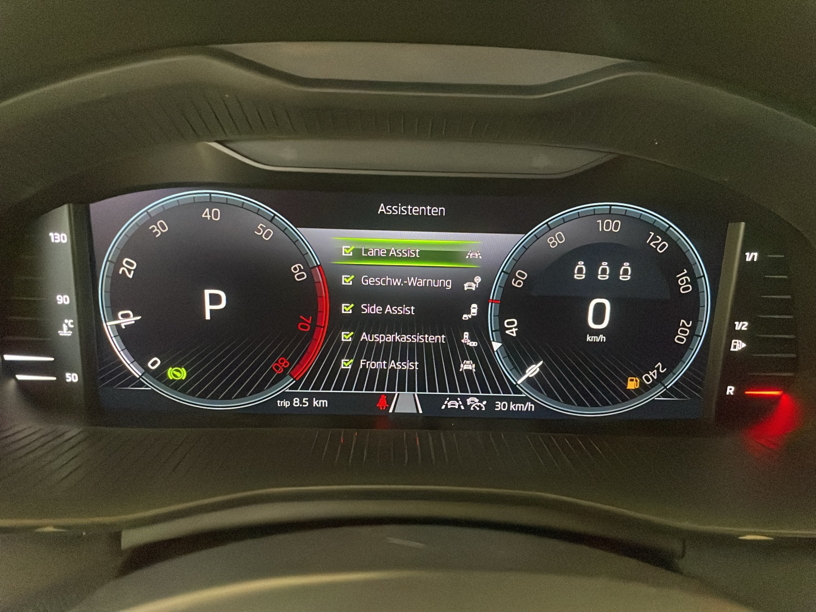 SKODA Kamiq 1.0 TSI Dynamic DSG-image-13