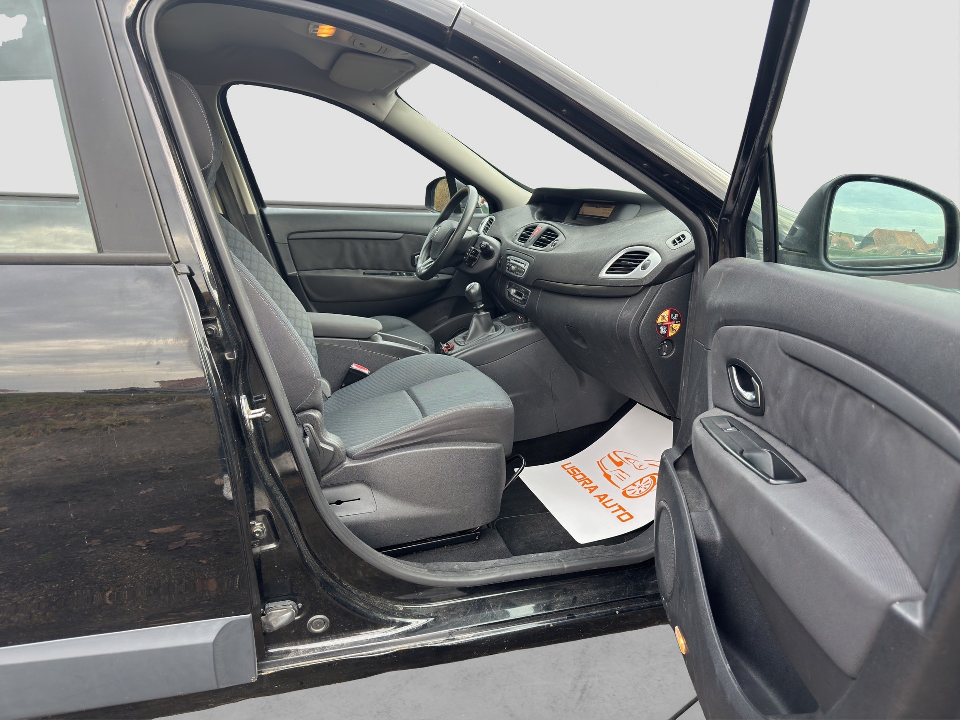 RENAULT Grand Scénic 1.4 16V Turbo Dynamique-image-11