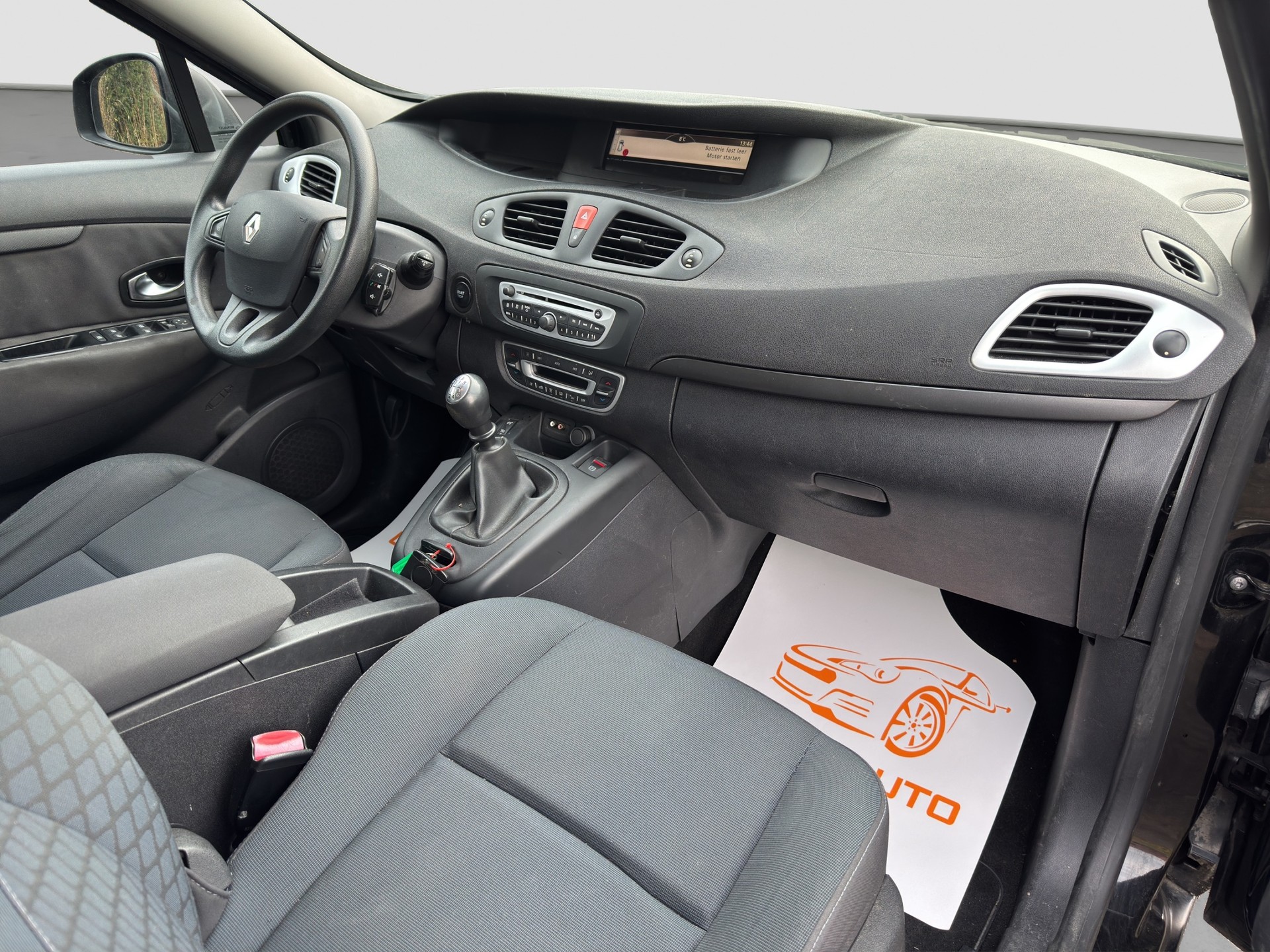 RENAULT Grand Scénic 1.4 16V Turbo Dynamique-image-10