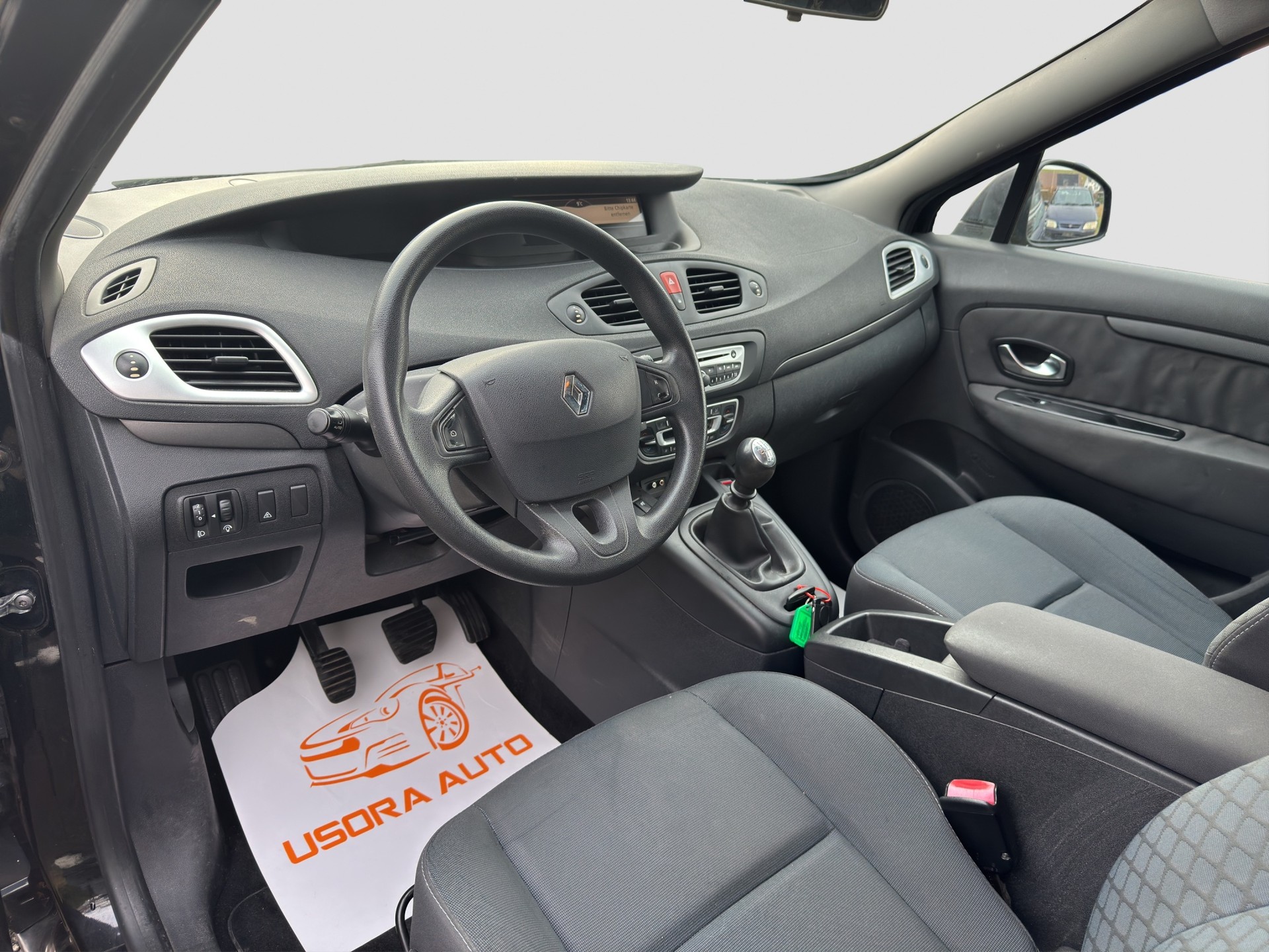RENAULT Grand Scénic 1.4 16V Turbo Dynamique-image-7