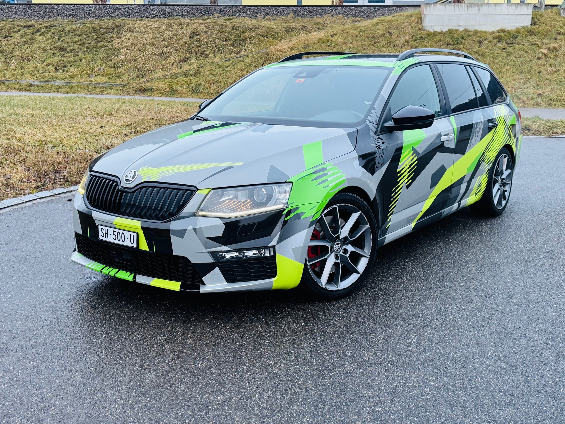SKODA Octavia Combi 2.0 TSI RS-image-1