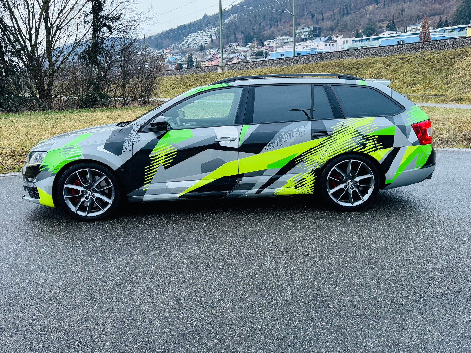 SKODA Octavia Combi 2.0 TSI RS-image-6