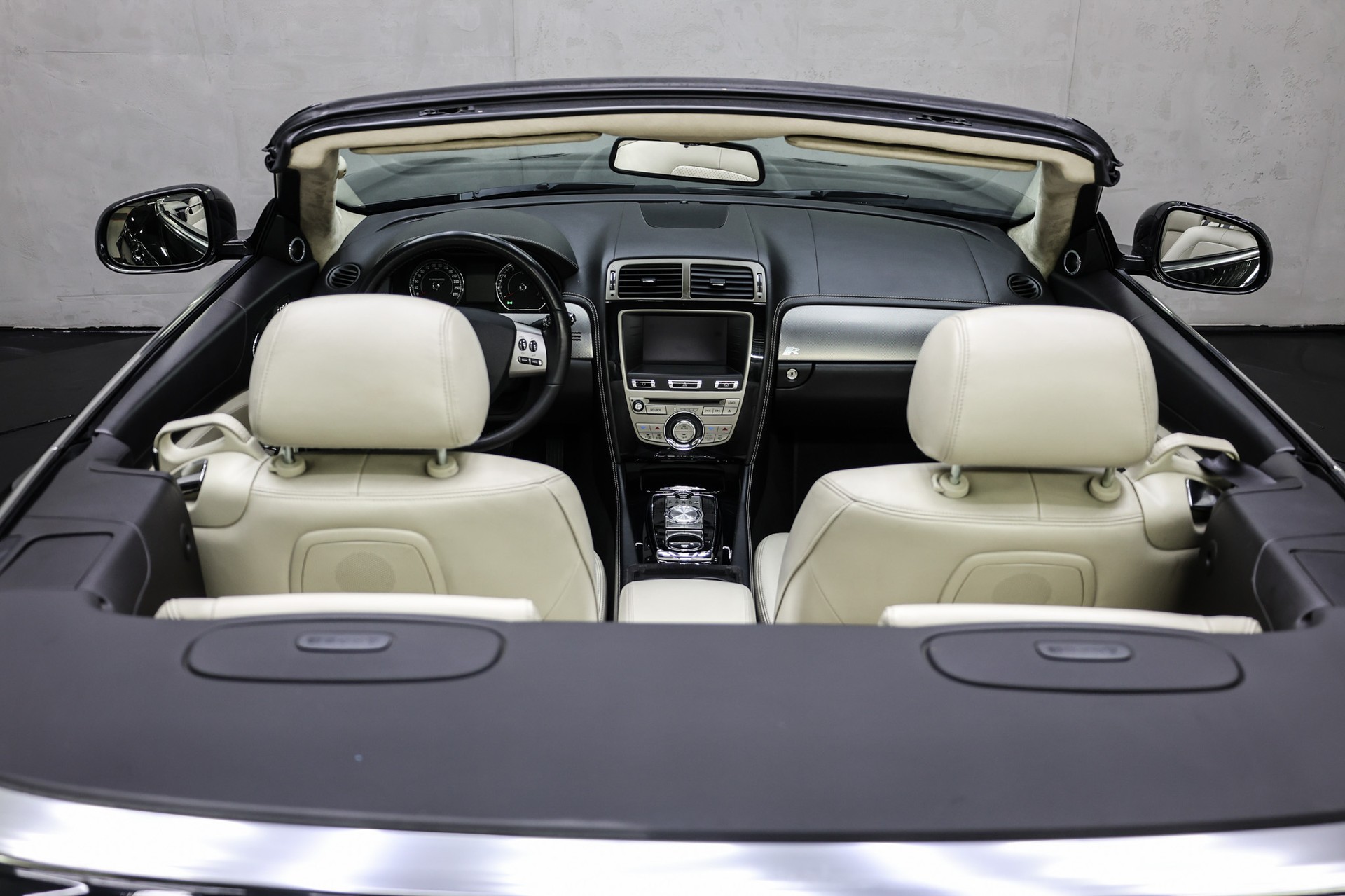 JAGUAR XKR Convertible 5.0 V8 Supercharged-image-31