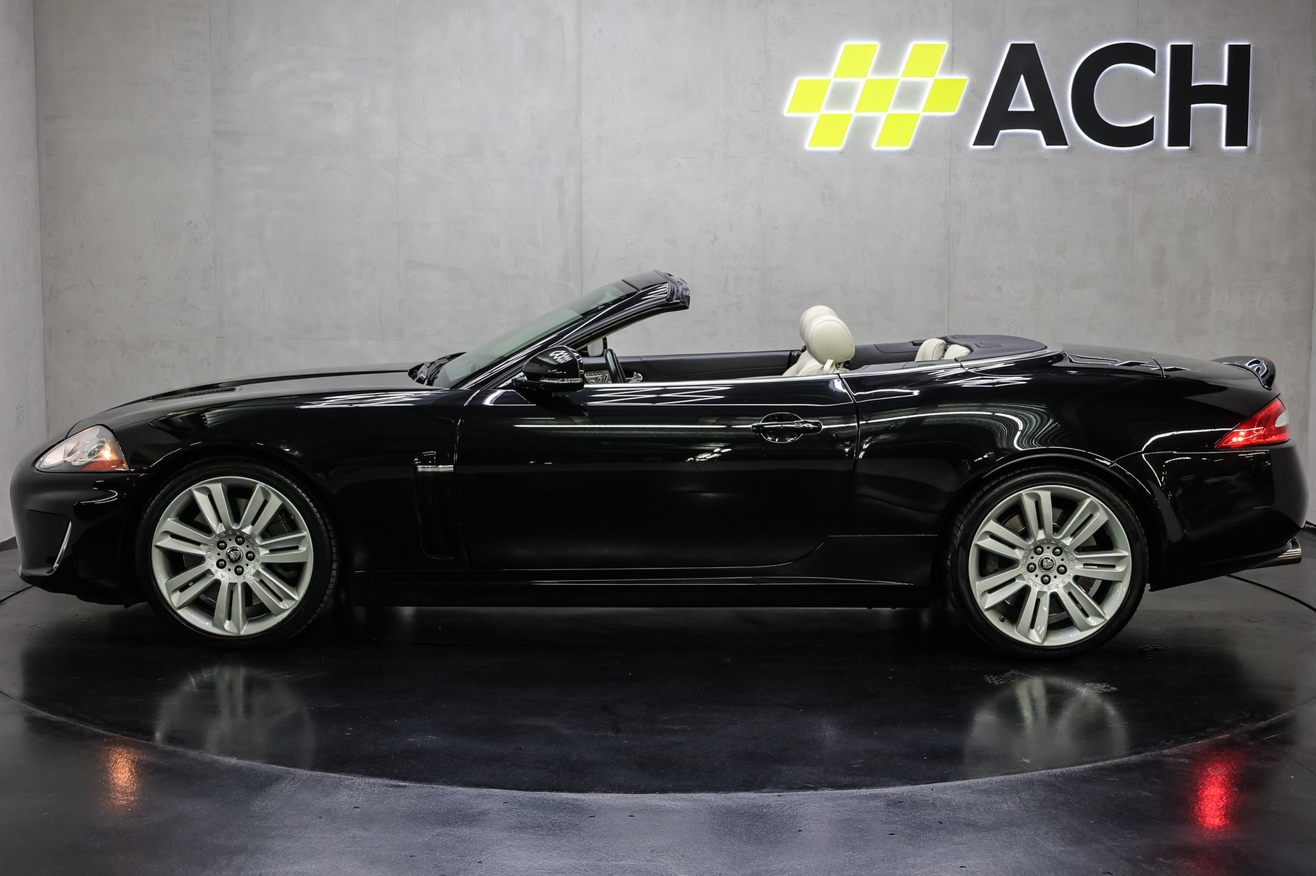 JAGUAR XKR Convertible 5.0 V8 Supercharged-image-10