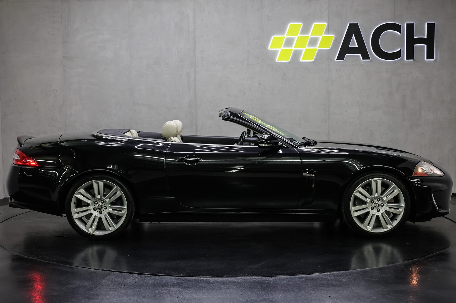 JAGUAR XKR Convertible 5.0 V8 Supercharged-image-13