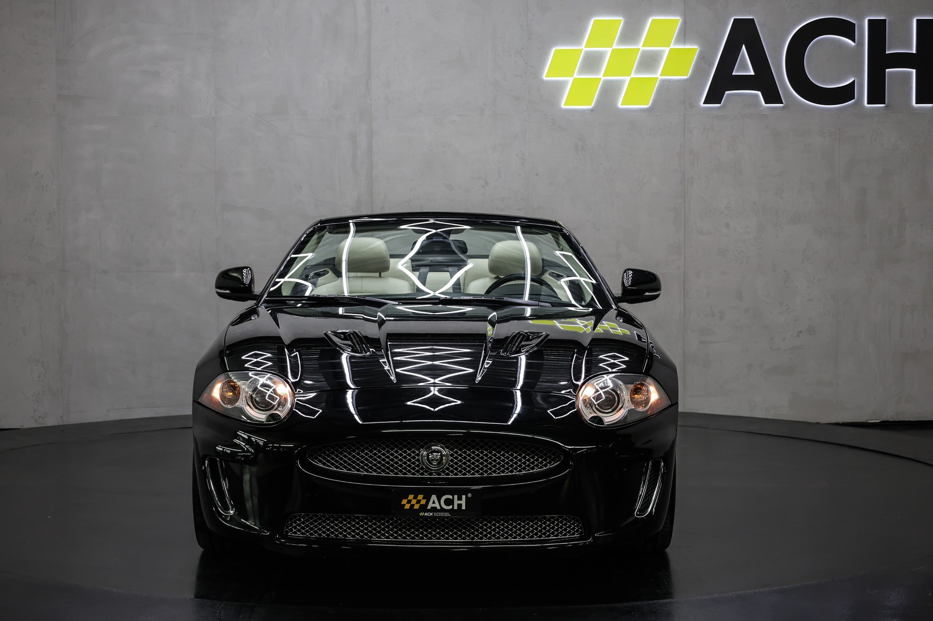 JAGUAR XKR Convertible 5.0 V8 Supercharged-showroom-element-1