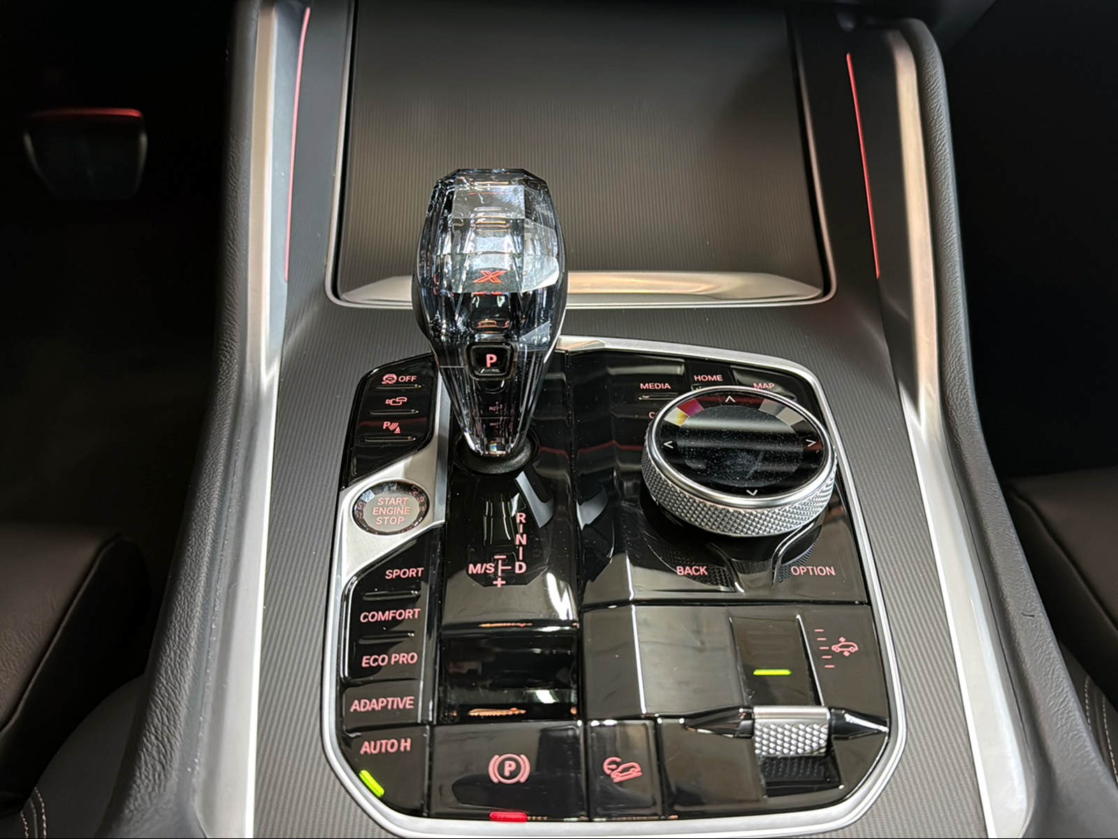 BMW X6 xDrive 48V 40d Steptronic M Sport-image-16
