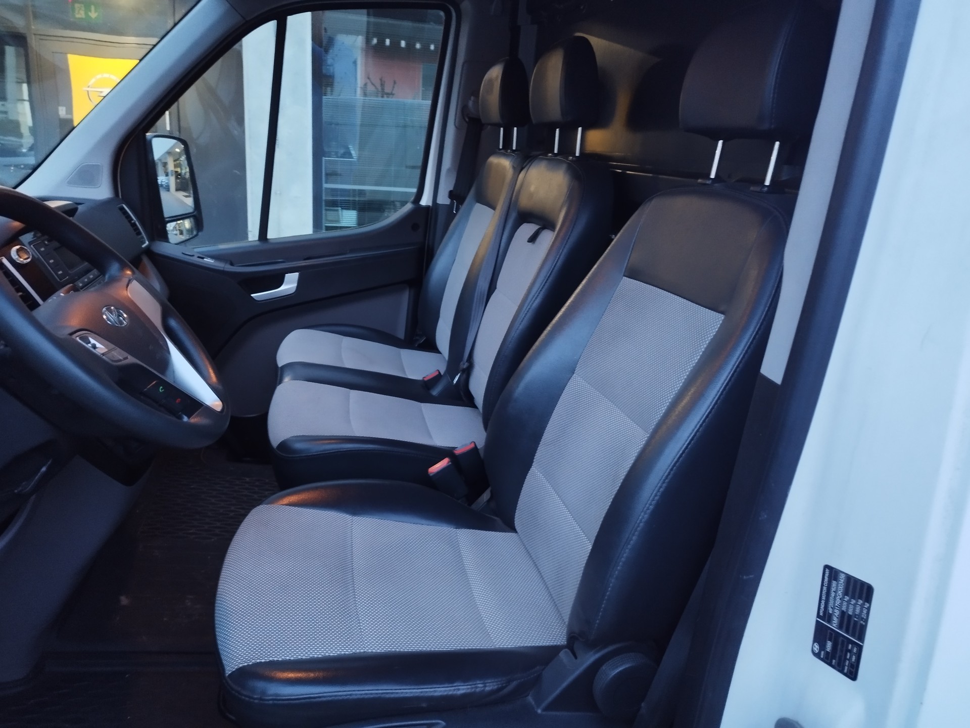 HYUNDAI H350 2.5 CRDi-image-8