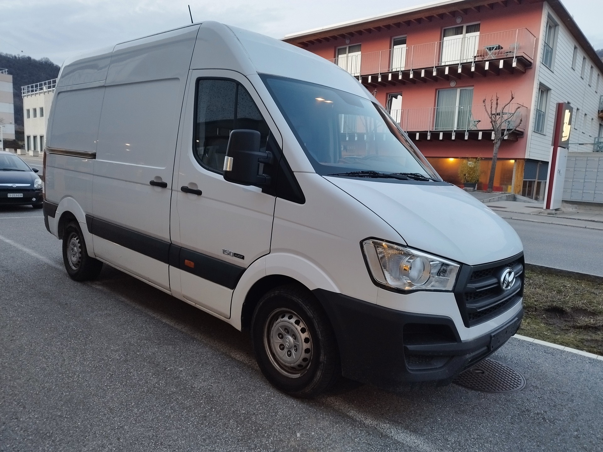HYUNDAI H350 2.5 CRDi-image-1