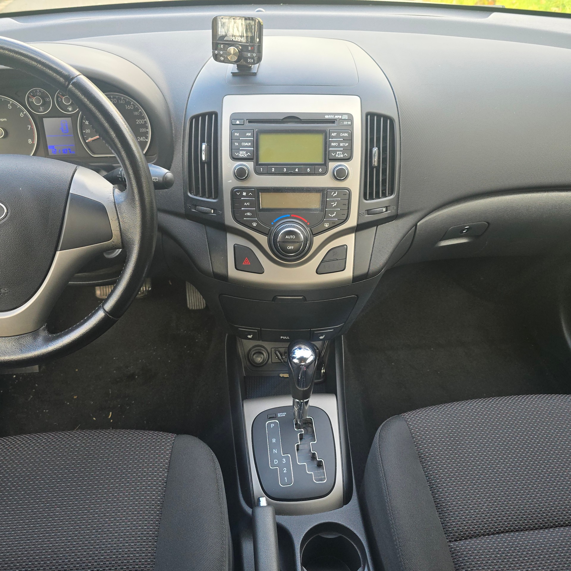 HYUNDAI i30 1.6 Style Automatic-image-13
