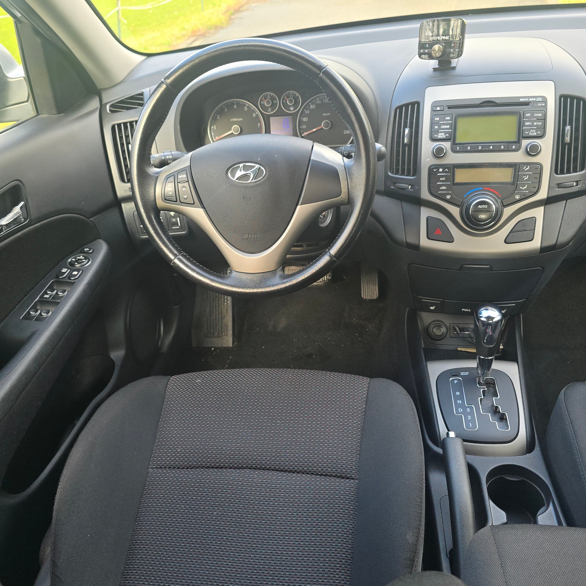 HYUNDAI i30 1.6 Style Automatic-image-12