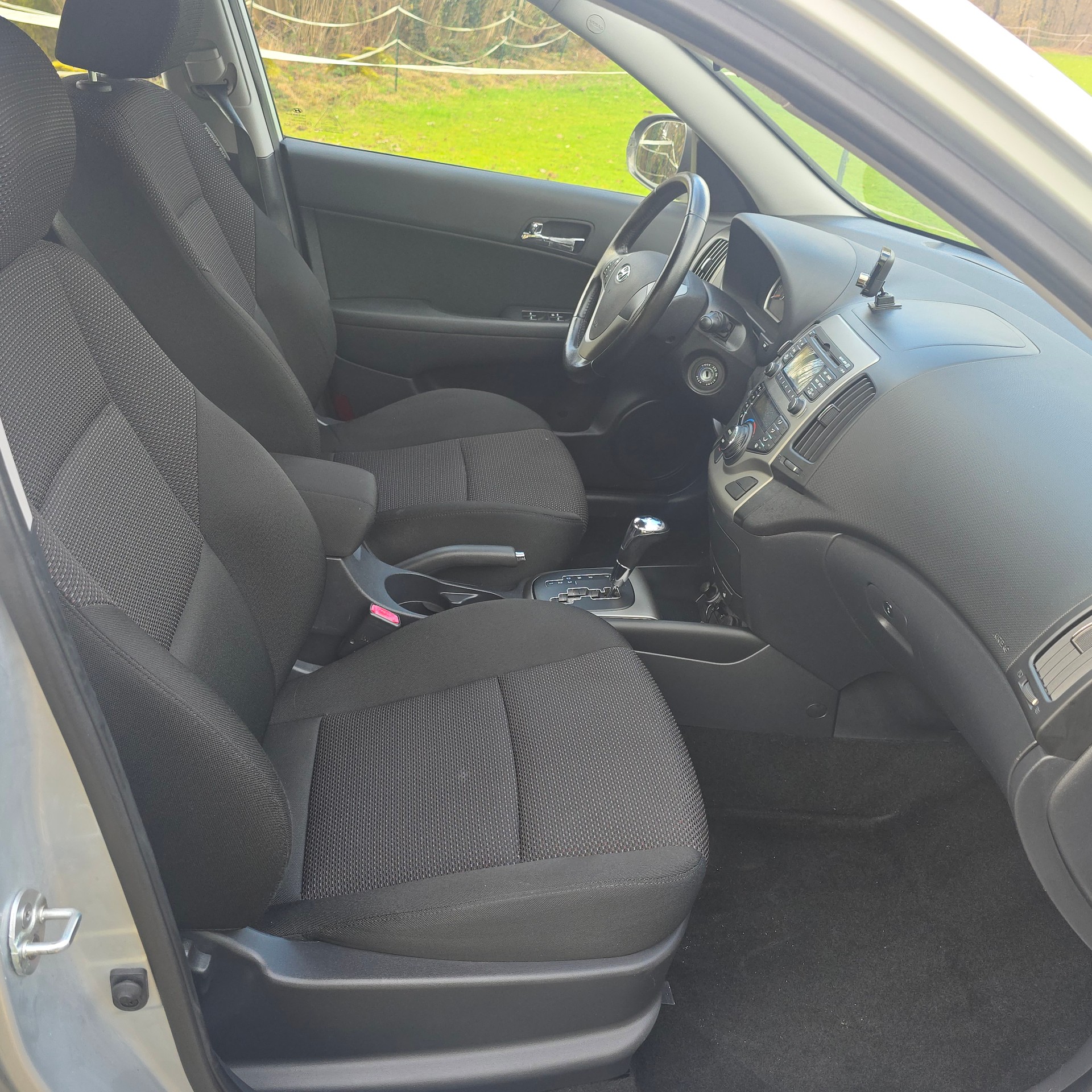 HYUNDAI i30 1.6 Style Automatic-image-11