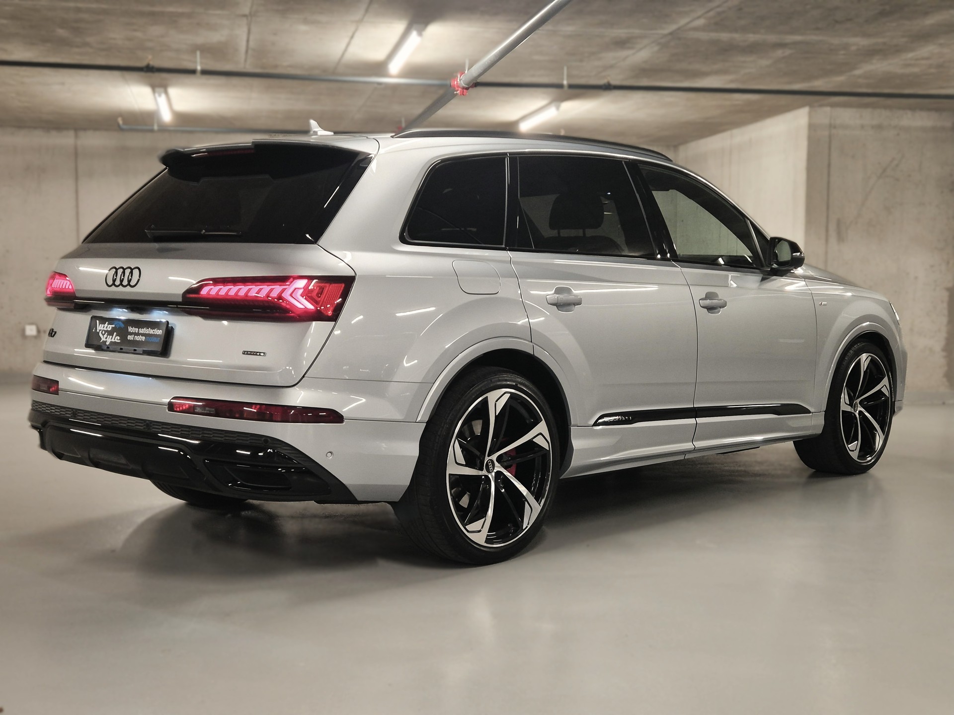 AUDI Q7 50 TDI quattro S Line tiptronic-image-6