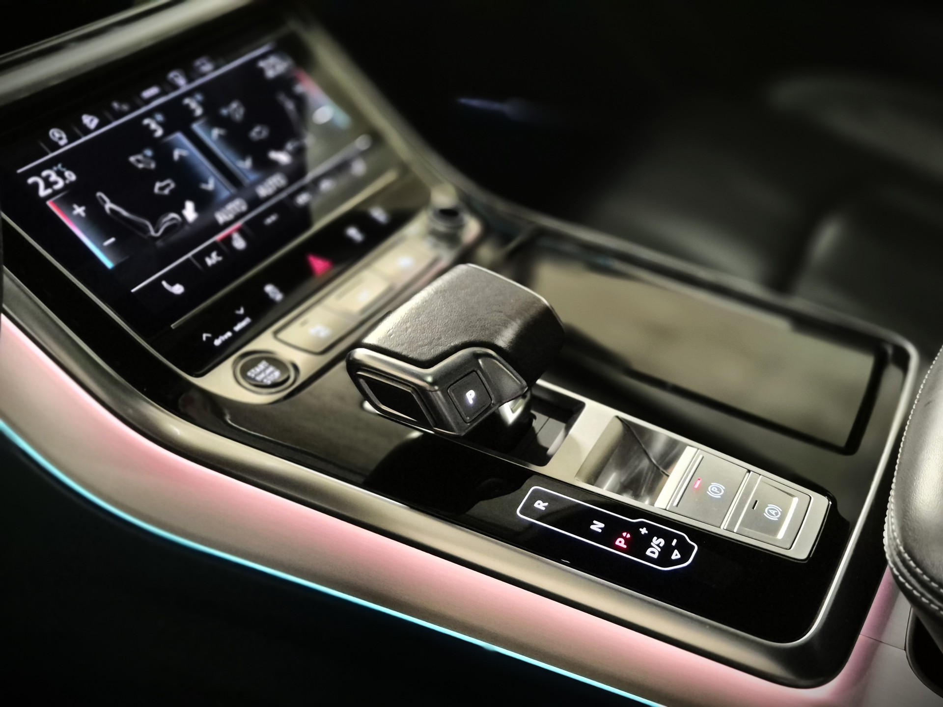 AUDI Q7 50 TDI quattro S Line tiptronic-image-11