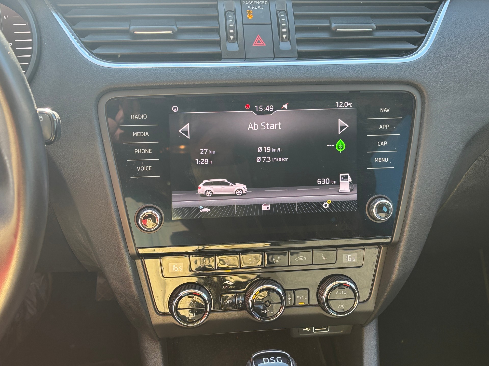 SKODA Octavia Combi 2.0 TDI Style 4x4 DSG-image-10