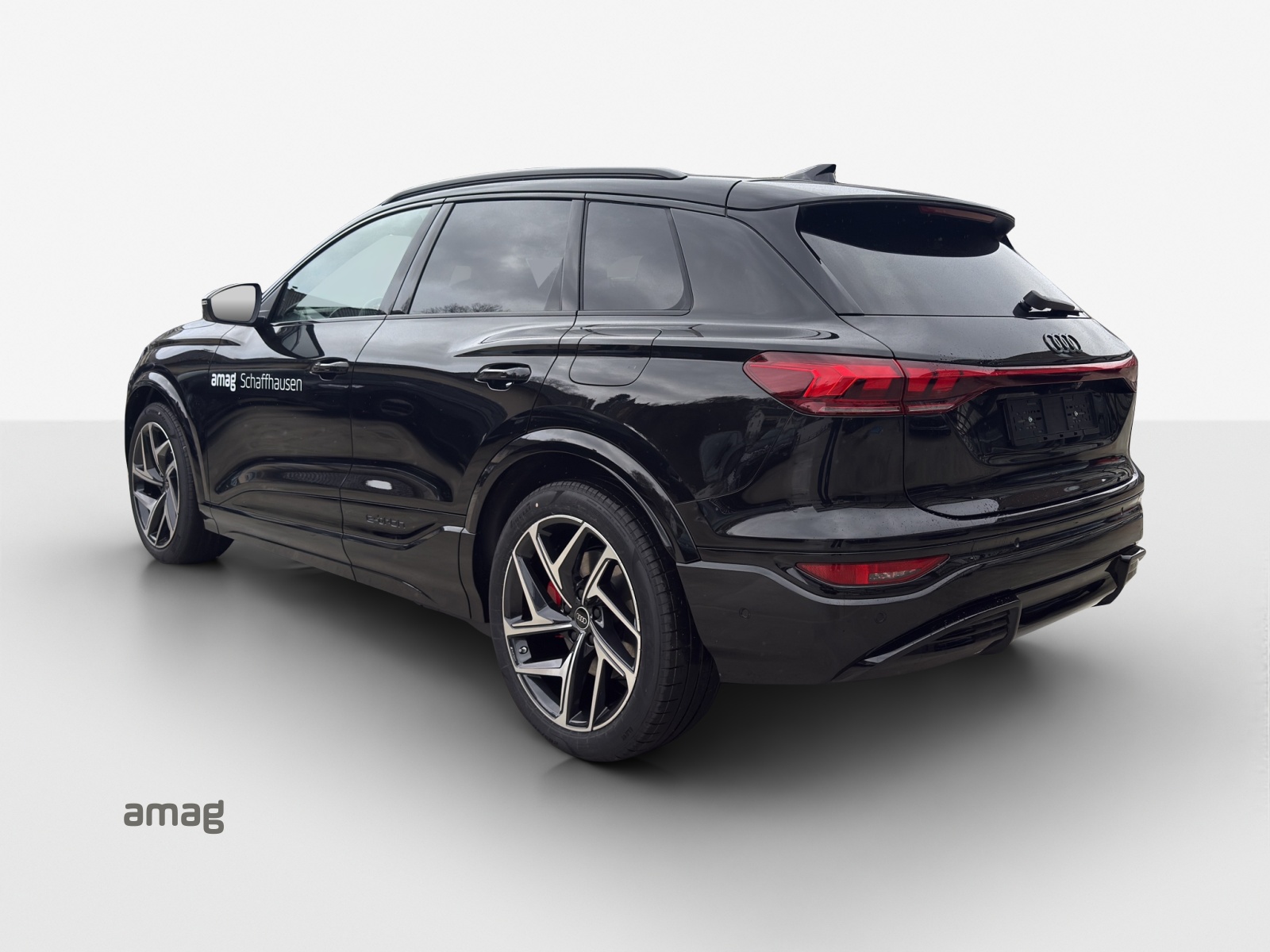 AUDI SQ6 e-tron quattro-showroom-element-2