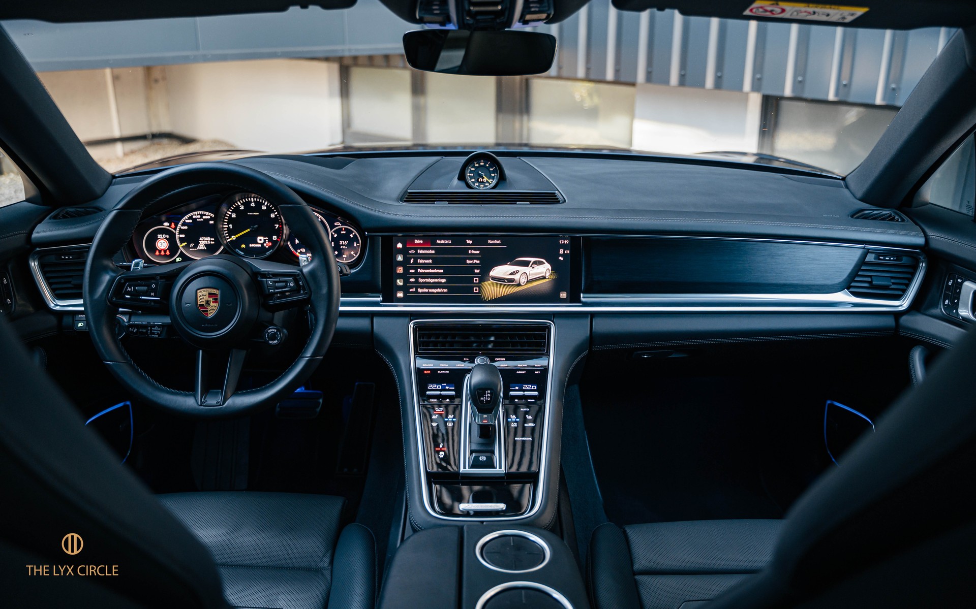 PORSCHE Panamera 4 E-Hybrid PDK Sport Turismo-image-10