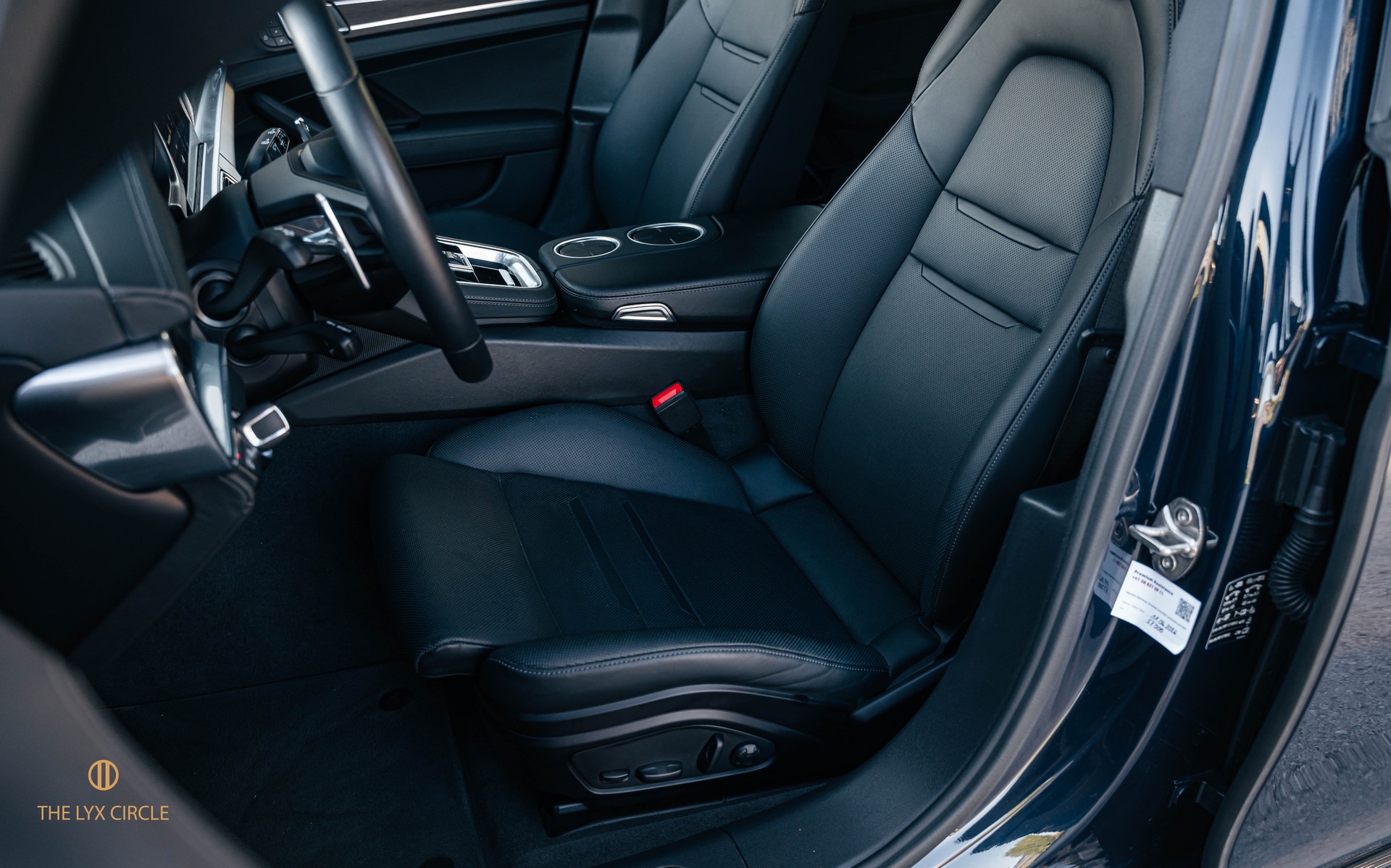 PORSCHE Panamera 4 E-Hybrid PDK Sport Turismo-image-13