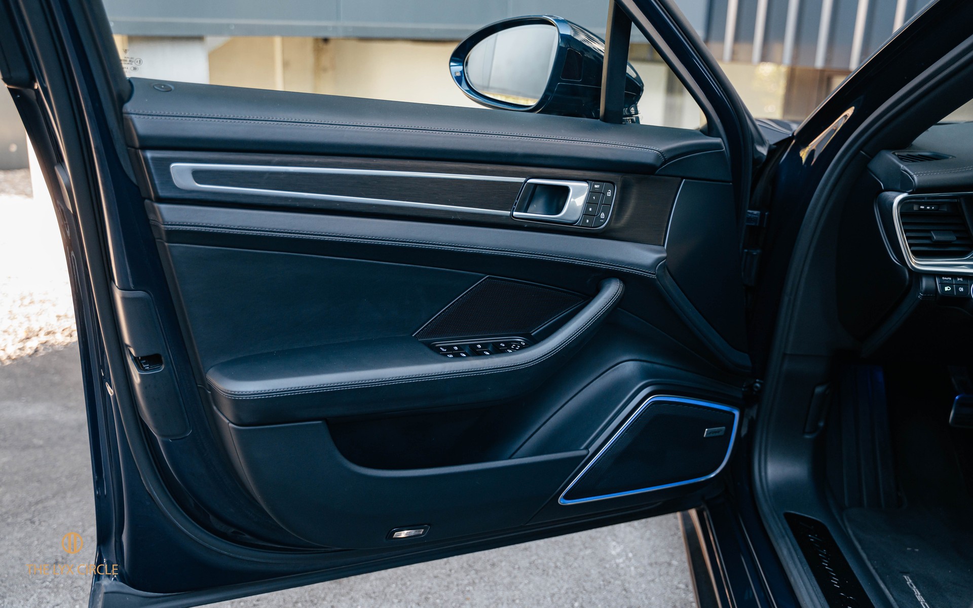 PORSCHE Panamera 4 E-Hybrid PDK Sport Turismo-image-9