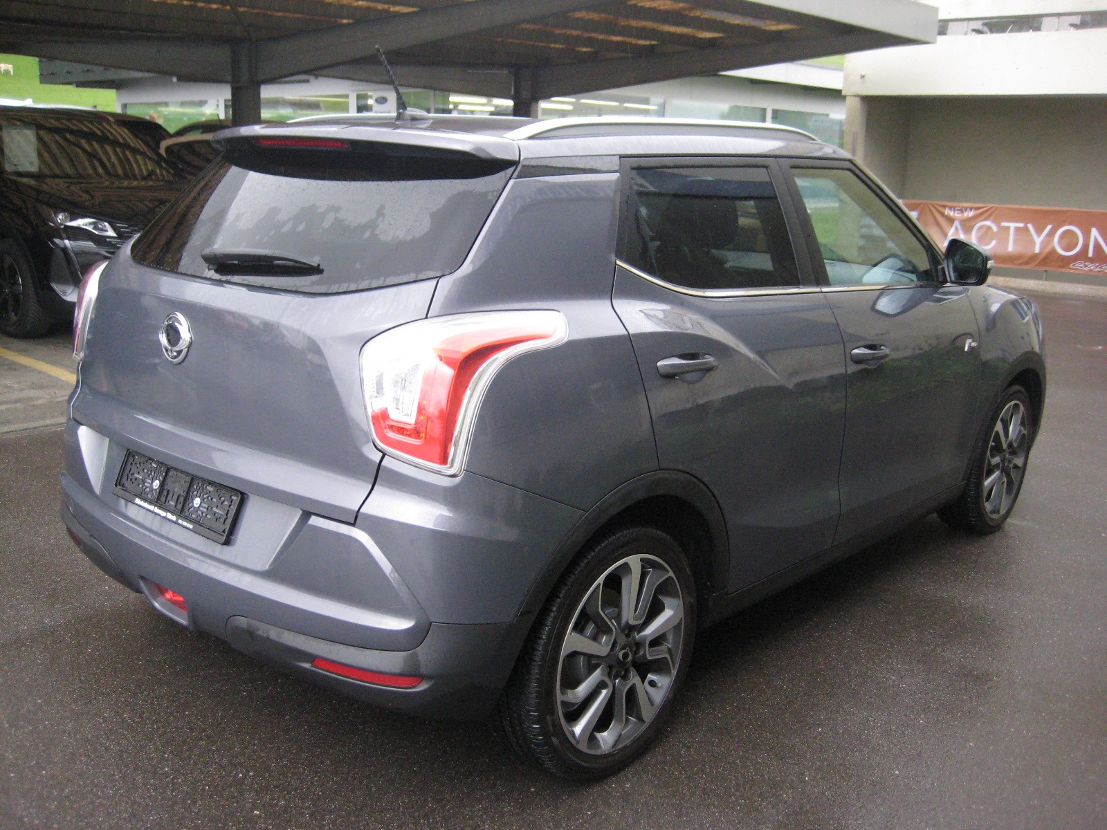KGM-SsangYong Tivoli 1.6 e-XGi Sapphire 4WD Automatic-image-3