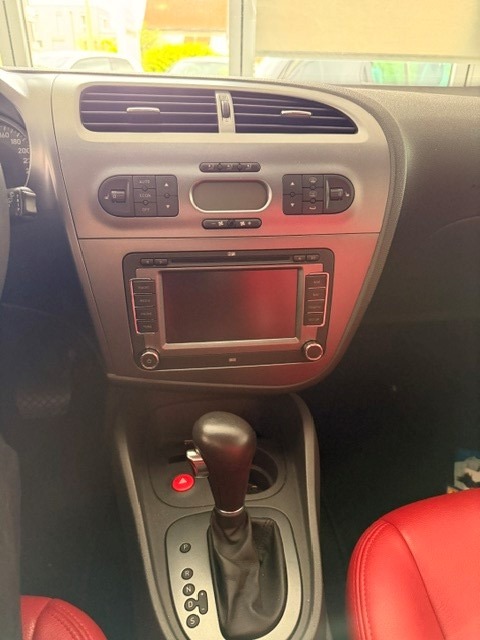 SEAT Leon 2.0 FSI Stylance Tiptronic-image-8