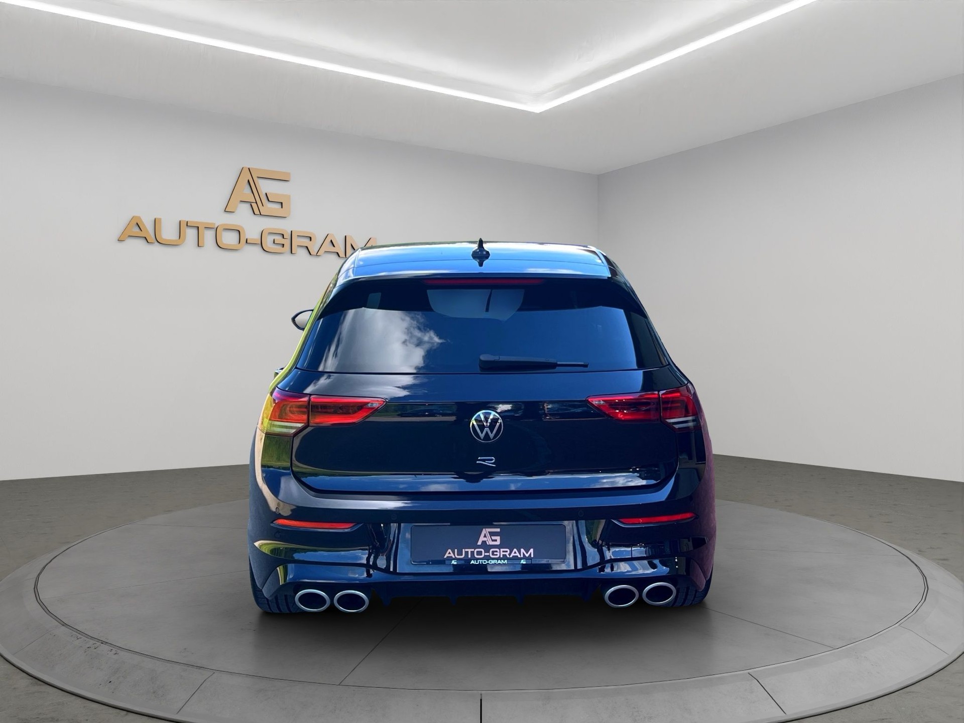 VW Golf 2.0 TSI R DSG 4Motion-showroom-element-3