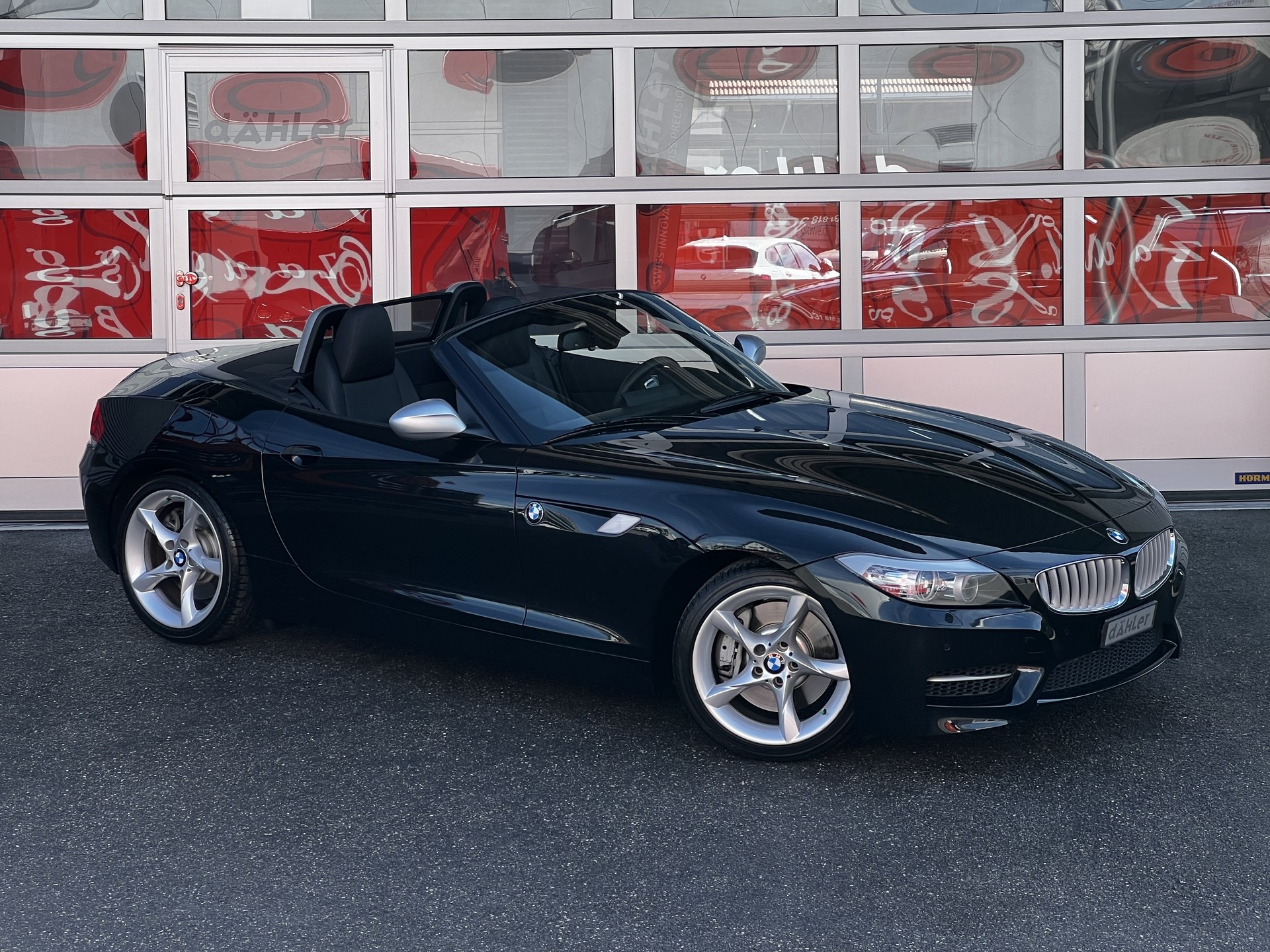 BMW Z4 sDrive35is DKG-showroom-element-1