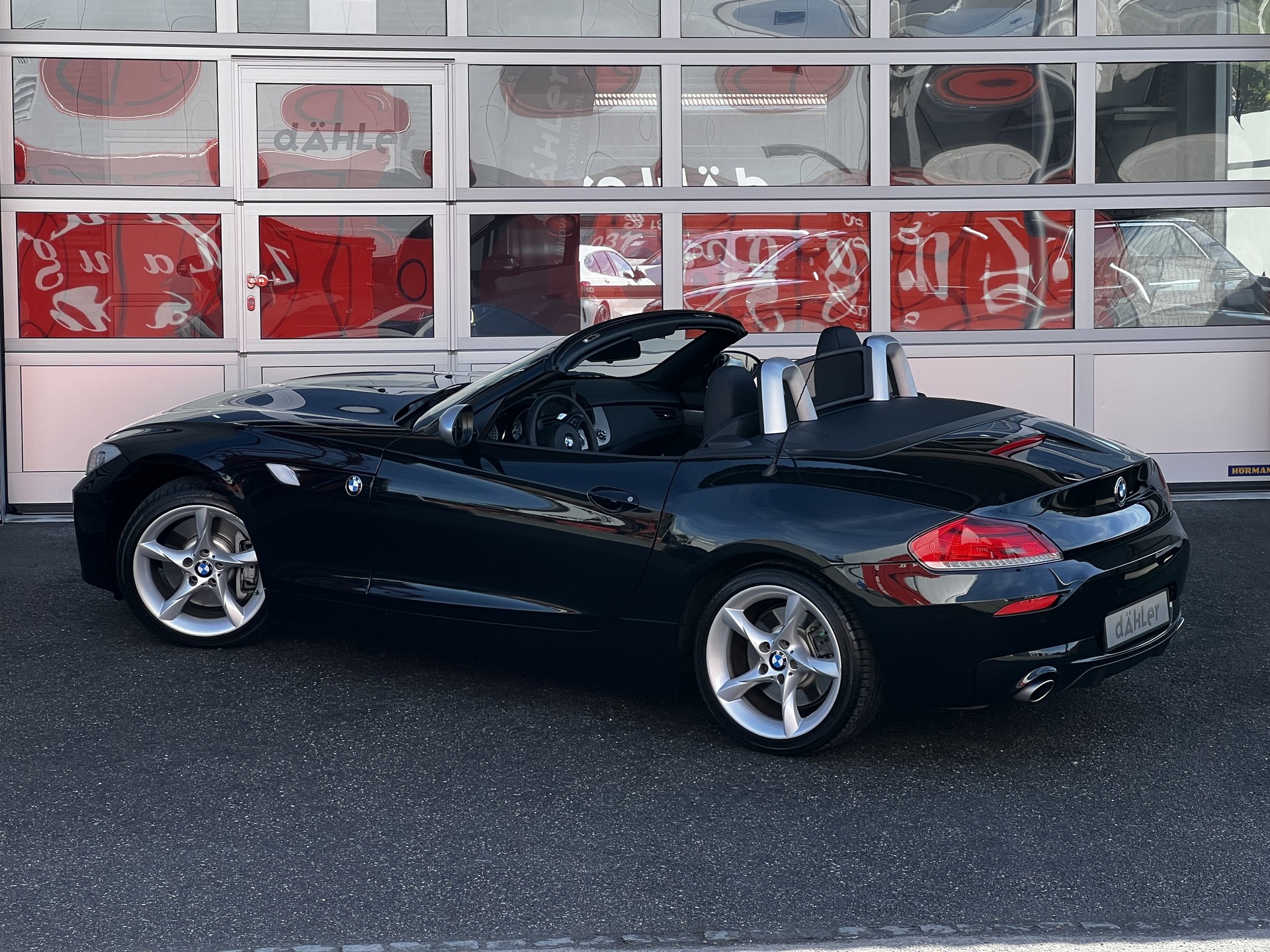 BMW Z4 sDrive35is DKG-showroom-element-3