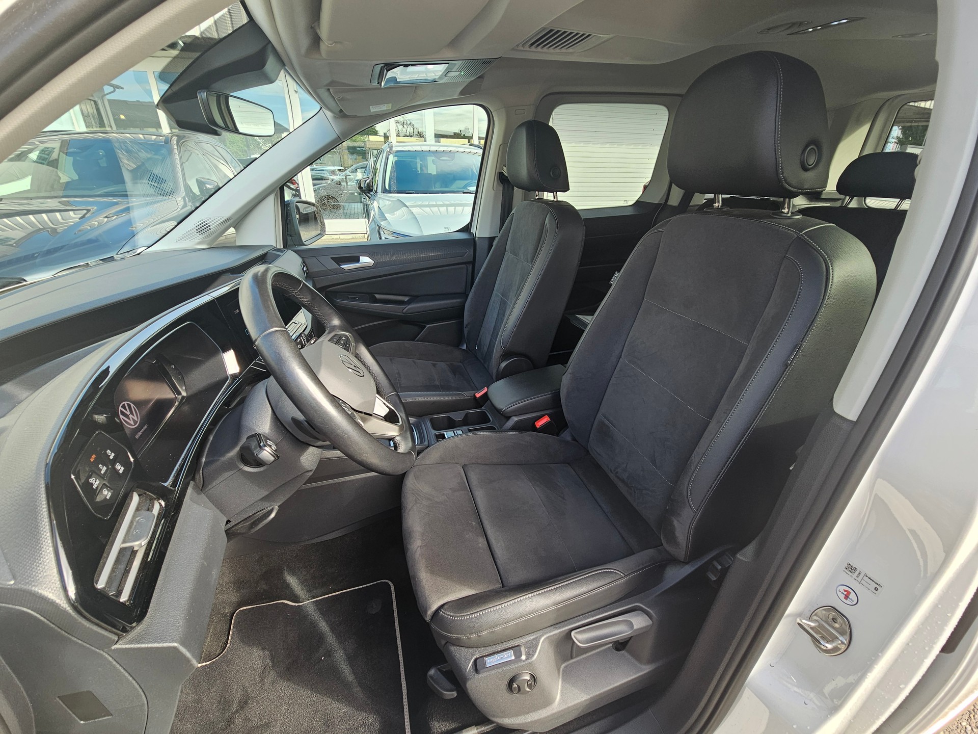 VW Caddy 2.0 TDI 122 DSG-image-7
