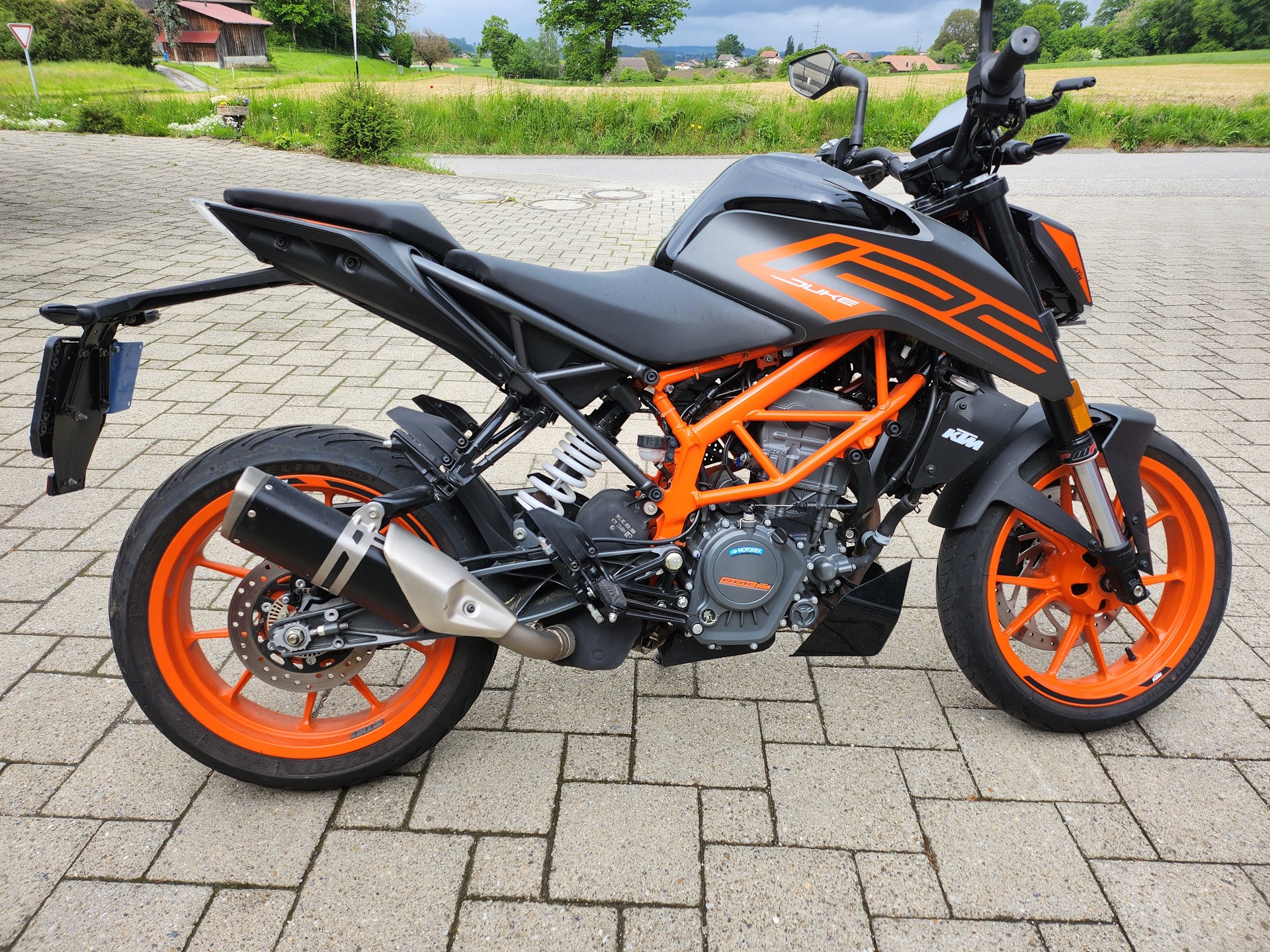 KTM 125 Duke-image-0