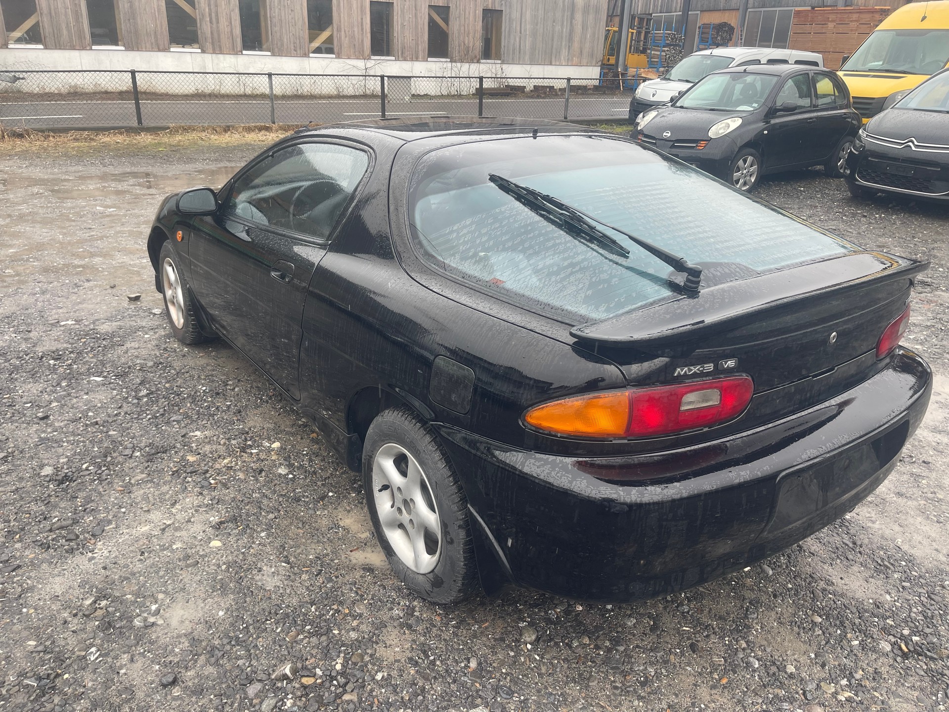 MAZDA MX-3 1.8i-24-image-3