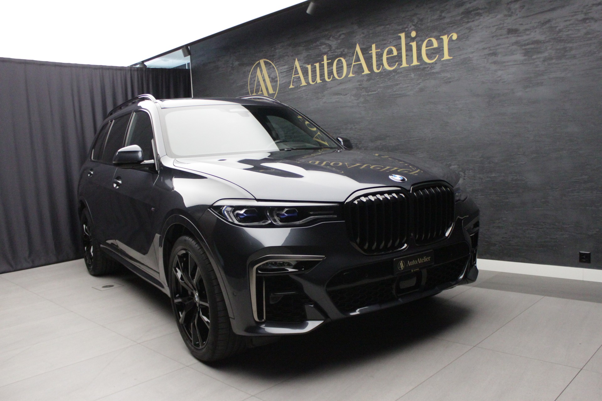 BMW X7 xDrive M50i Steptronic-showroom-element-1