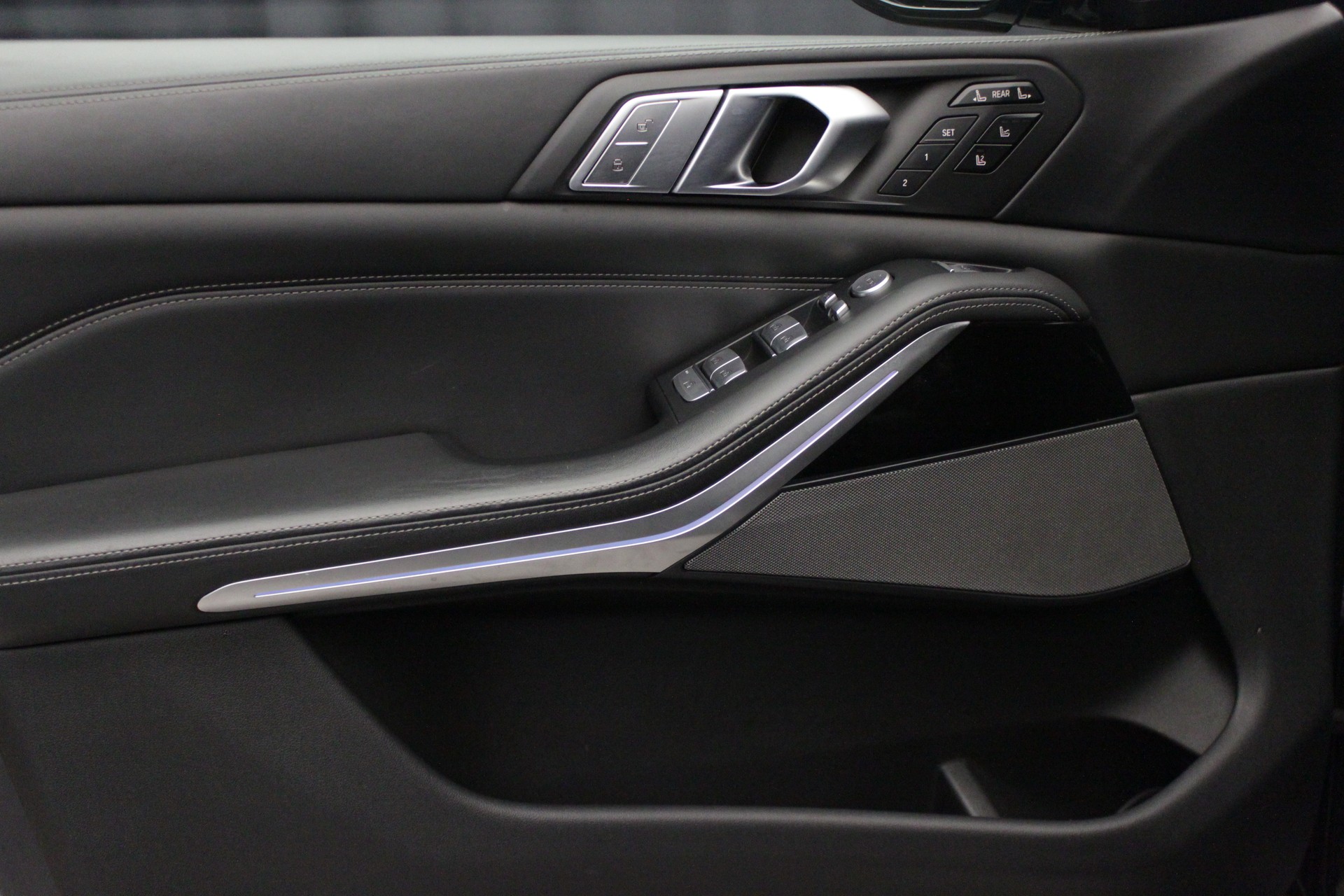 BMW X7 xDrive M50i Steptronic-image-22