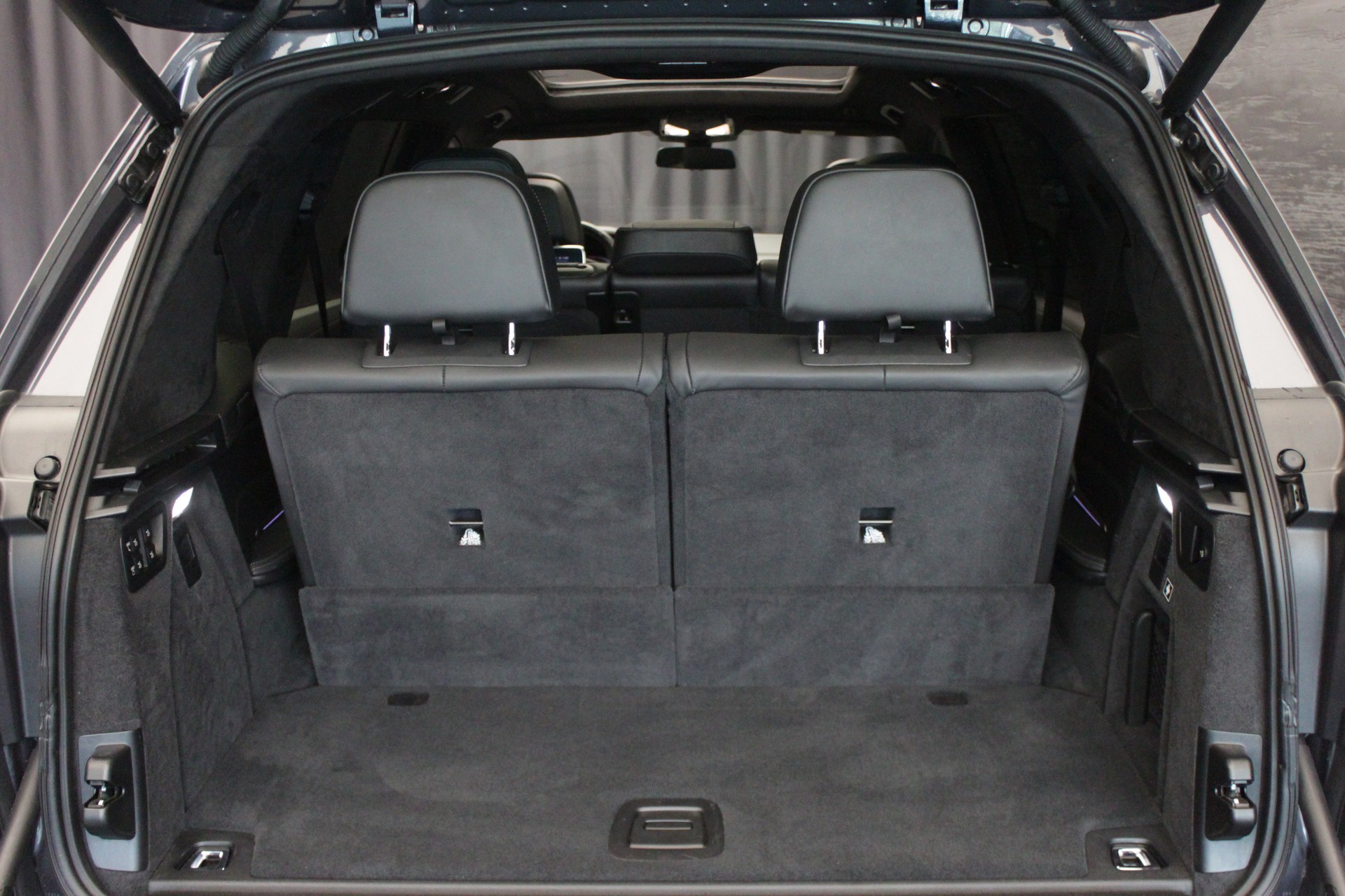 BMW X7 xDrive M50i Steptronic-image-21