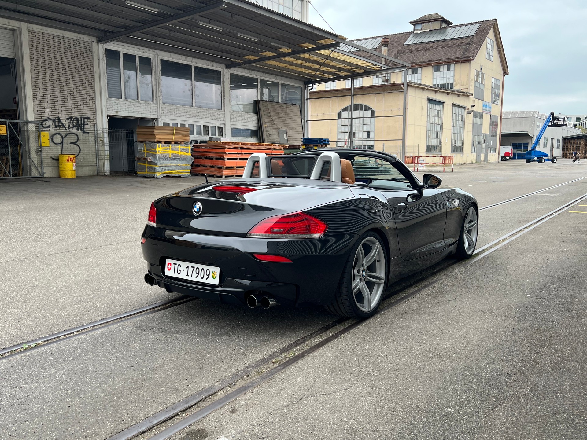 BMW Z4 sDrive35is DKG-image-2