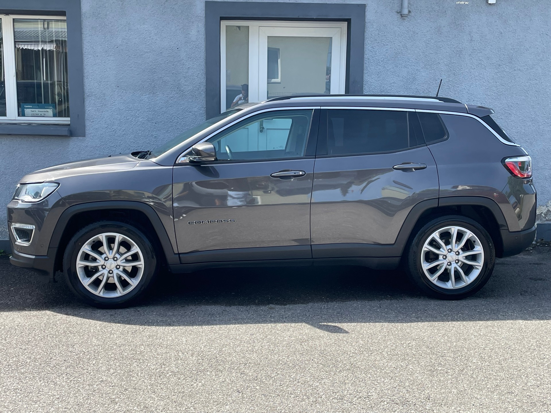 JEEP Compass 4x2 1.3 Turbo Limited DKG-image-2