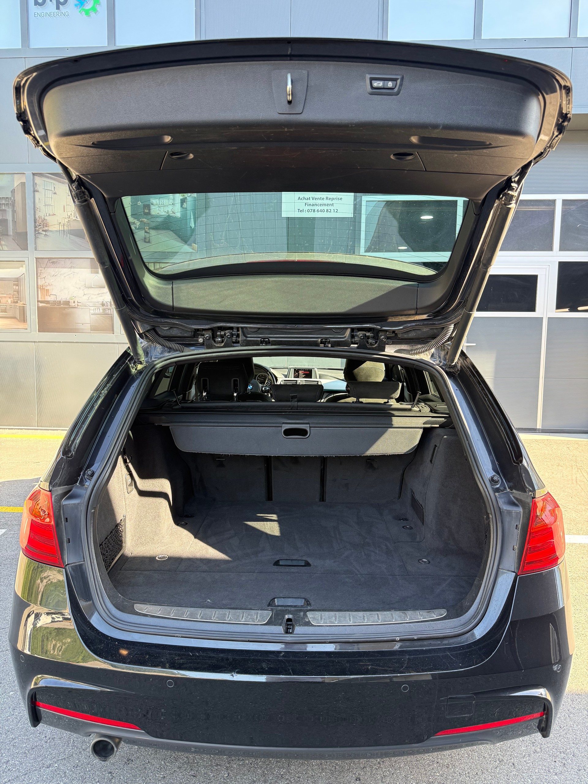 BMW 320d xDrive Touring Pack-M Steptronic-image-5
