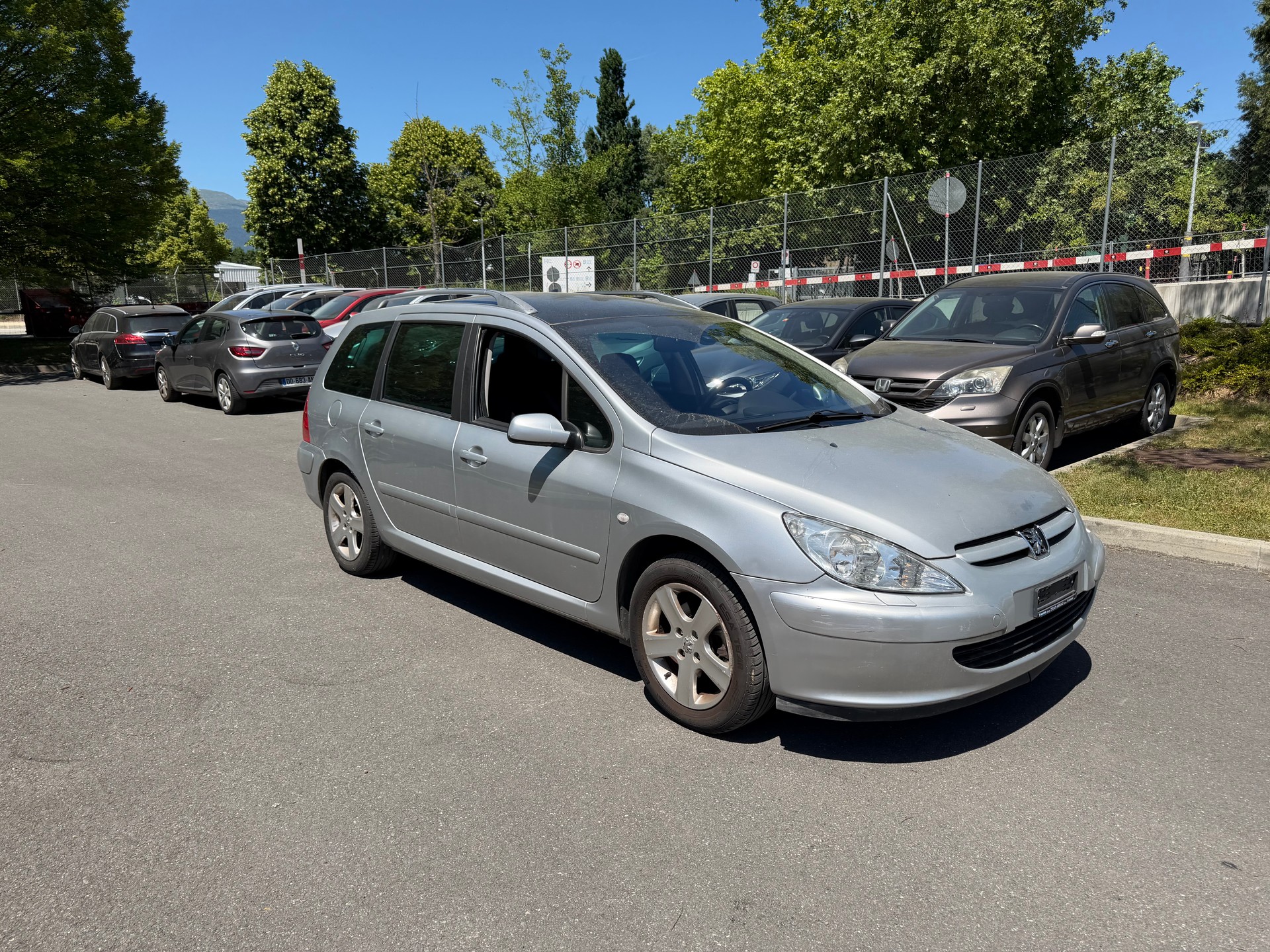 PEUGEOT 307 SW 2.0 16V Black&Silver Edition-image-2