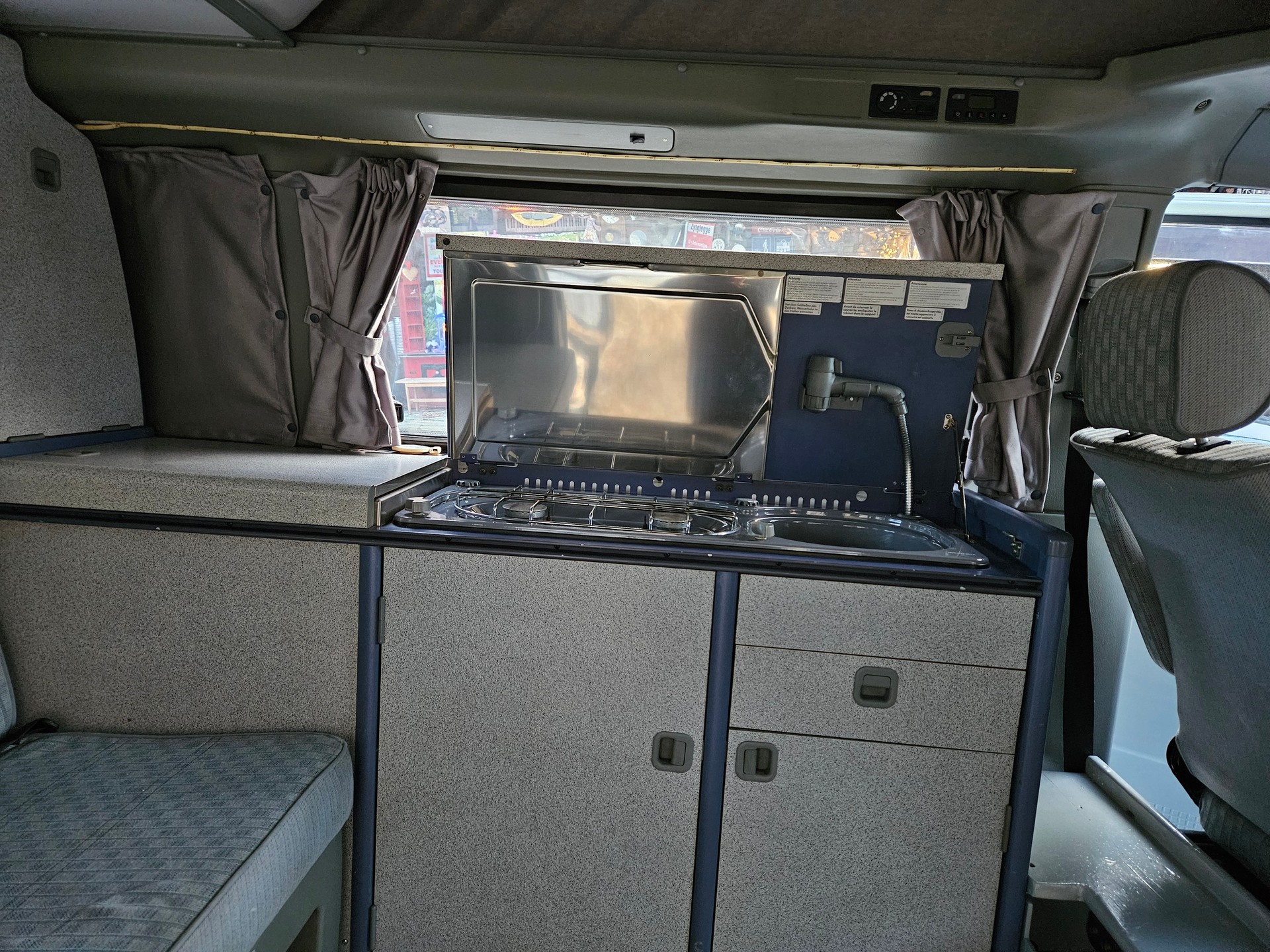 VW California Coach-image-8