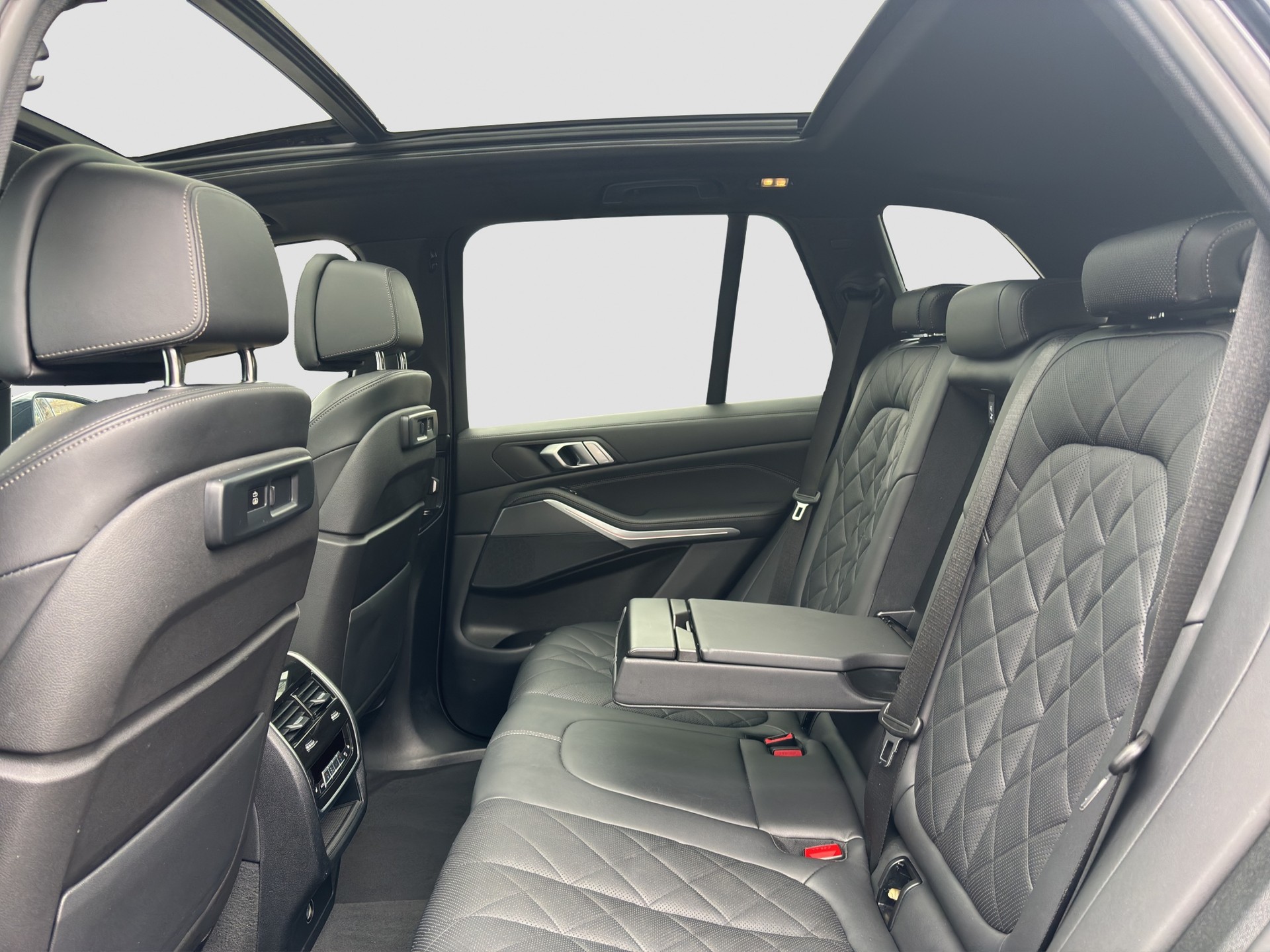 BMW X5 xDrive 48V 40d M Sport Steptronic-image-15