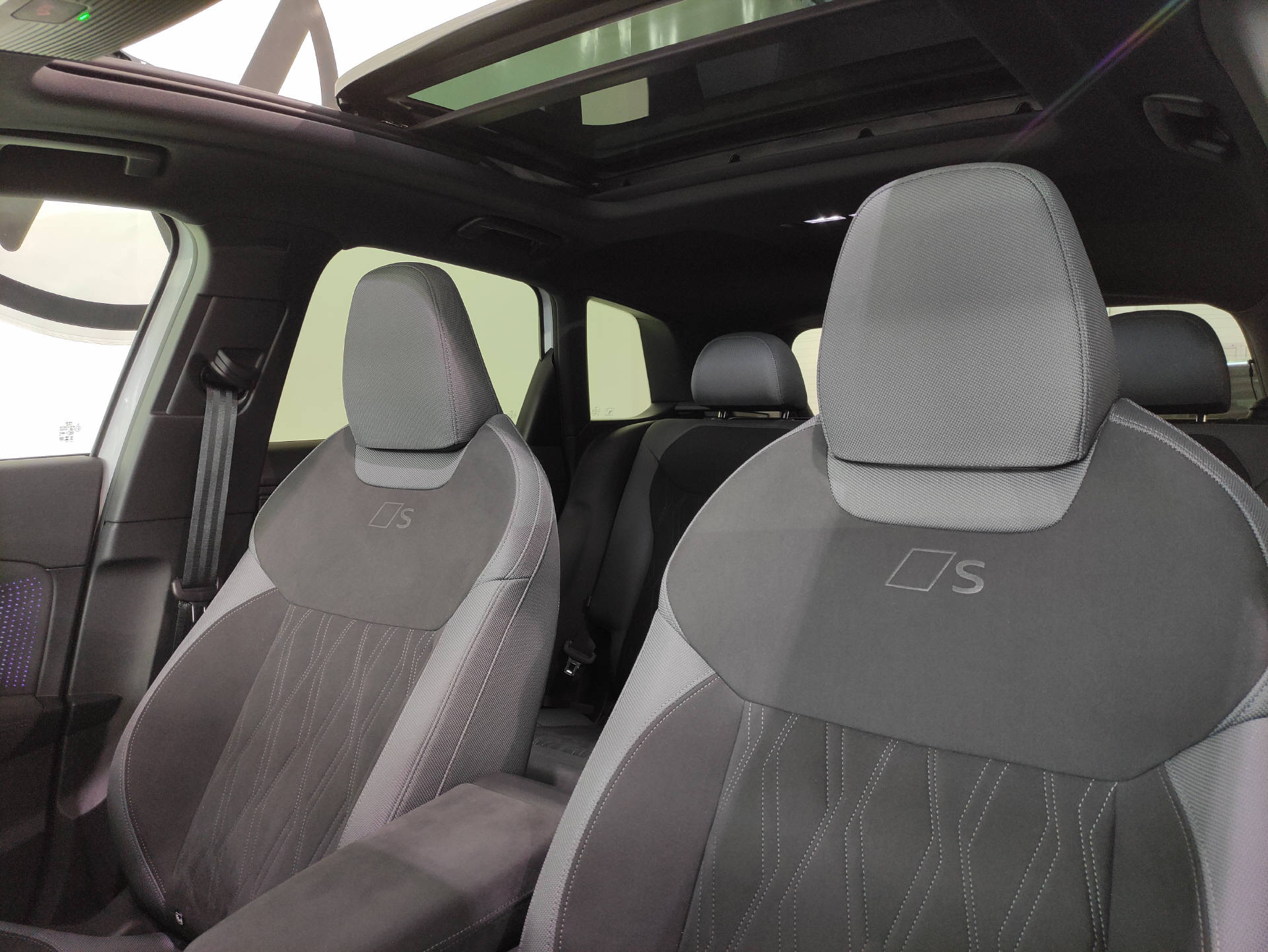 AUDI Q3 SUV 2.0 TFSI S-line quattro S-Tronic-image-5