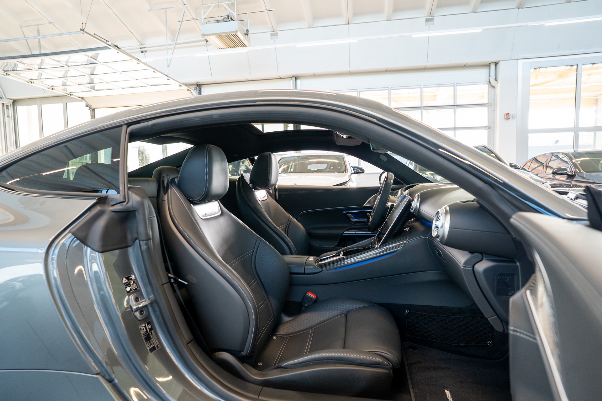 MERCEDES-BENZ AMG GT 63 Executive Edition 4matic+ / 4 Sitze / Carbon Paket / Glasdach / 360°Kamera-image-13