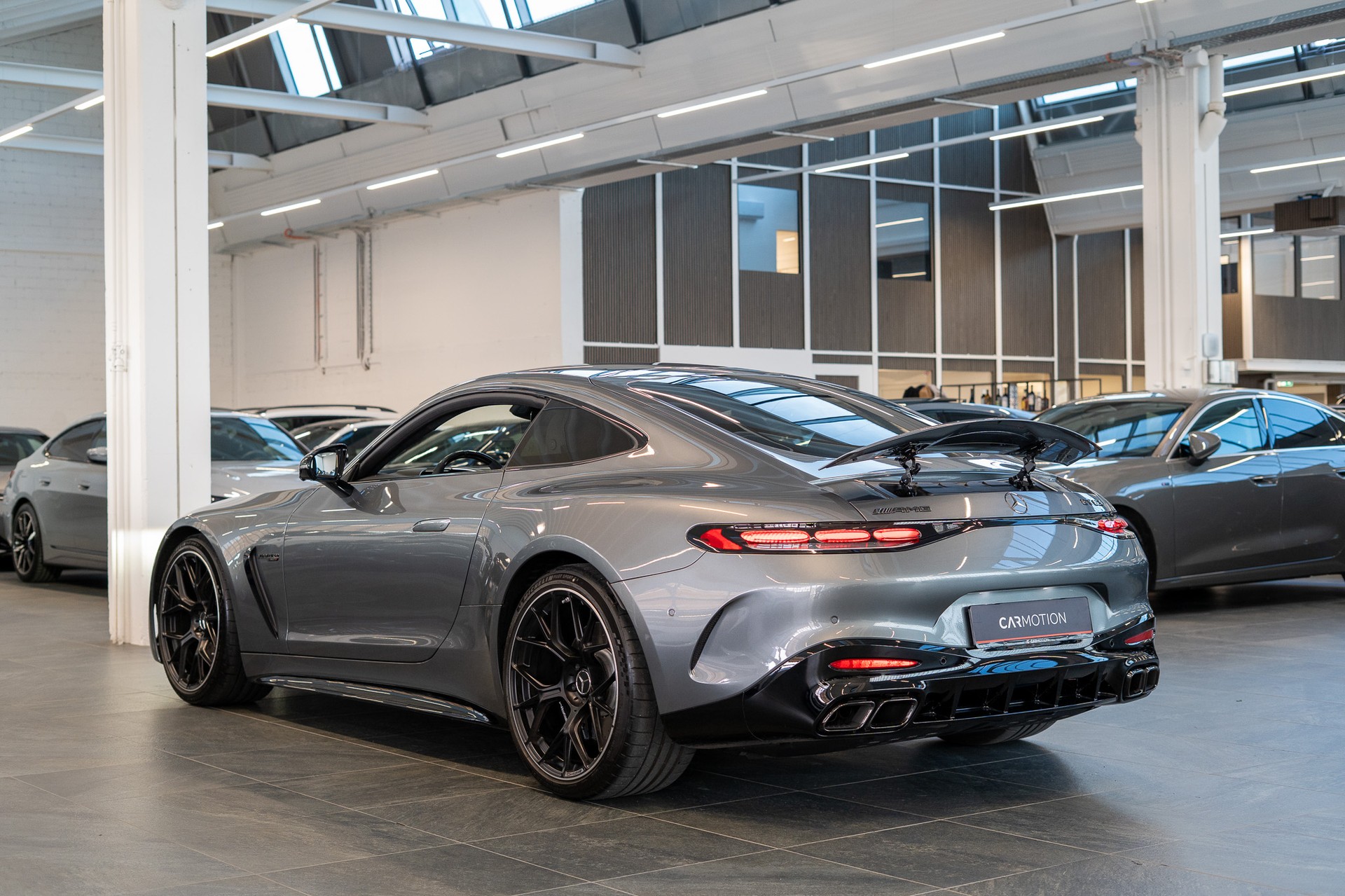 MERCEDES-BENZ AMG GT 63 Executive Edition 4matic+ / 4 Sitze / Carbon Paket / Glasdach / 360°Kamera-image-6