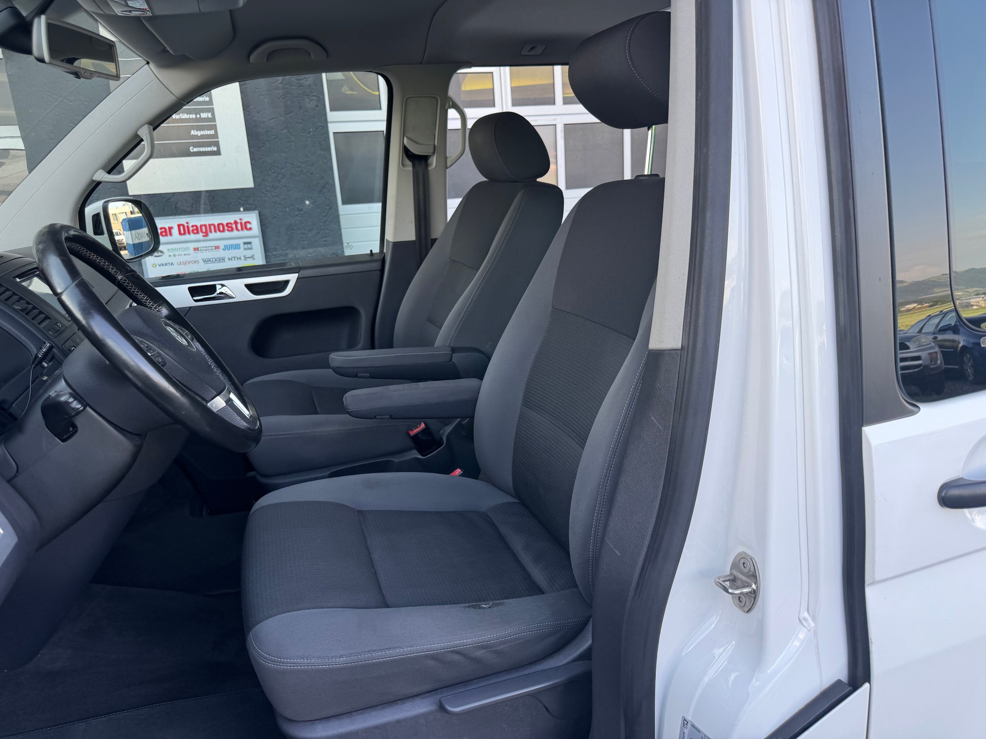 VW T5 Multivan 2.0 Bi-TDI CR CL Edition 25 4Mot. DSG-image-10
