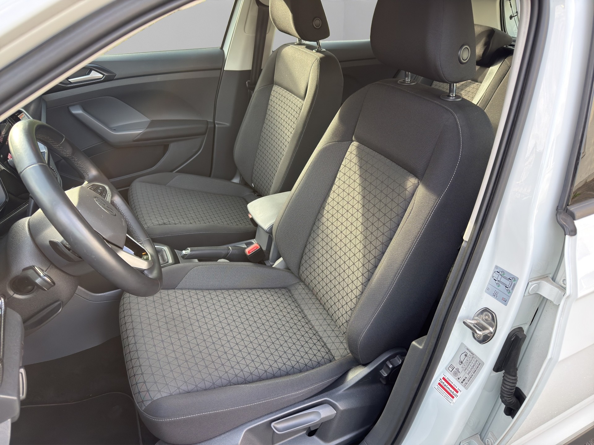 VW T-Cross 1.0 TSI Life DSG * Garantie * 8 fach * Modell 2021 *-image-7