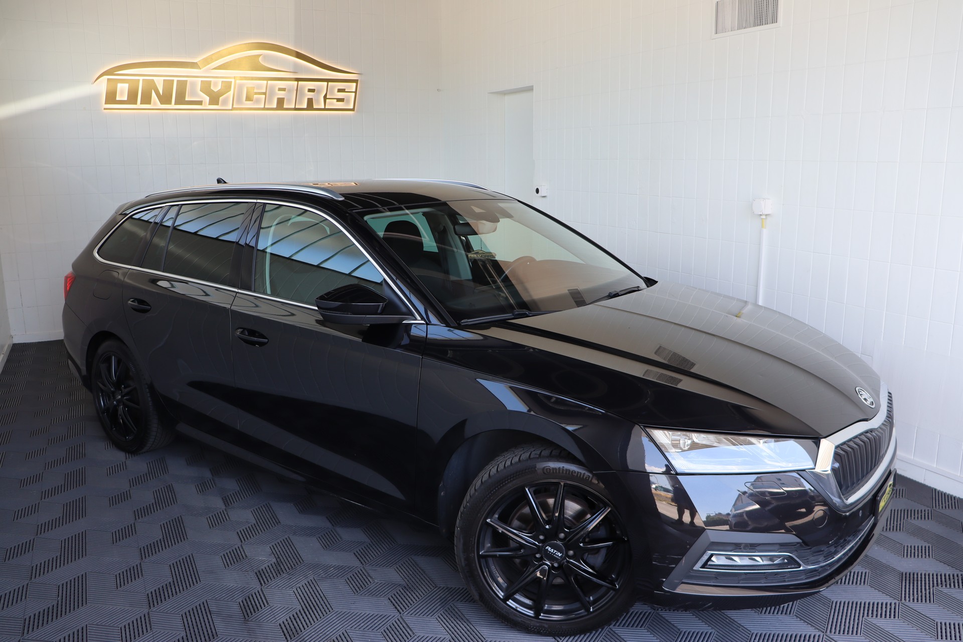 SKODA Octavia Combi 2.0 TDI DSG Style 4x4-showroom-element-3